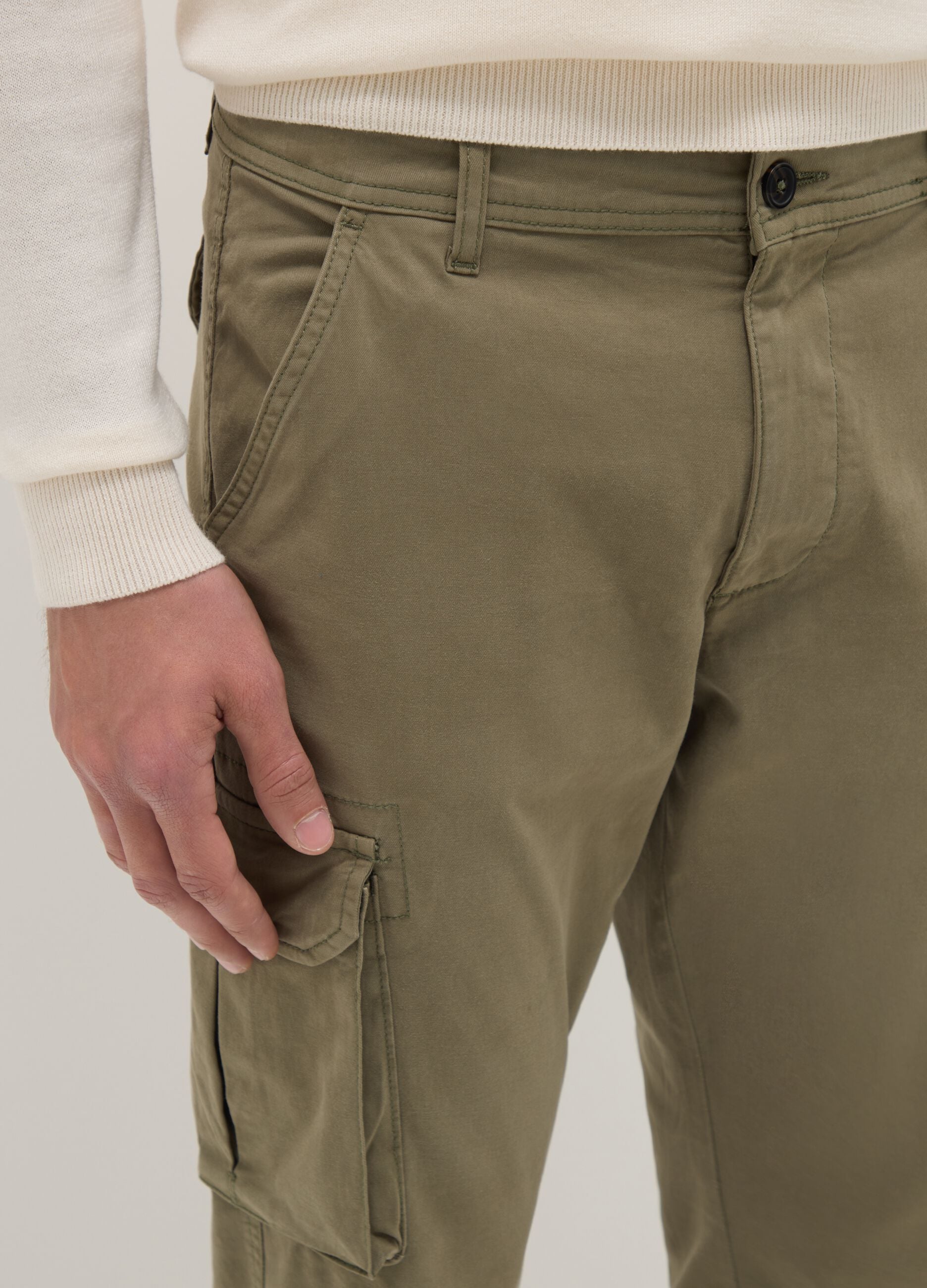 Slim fit stretch cotton green cargo trousers