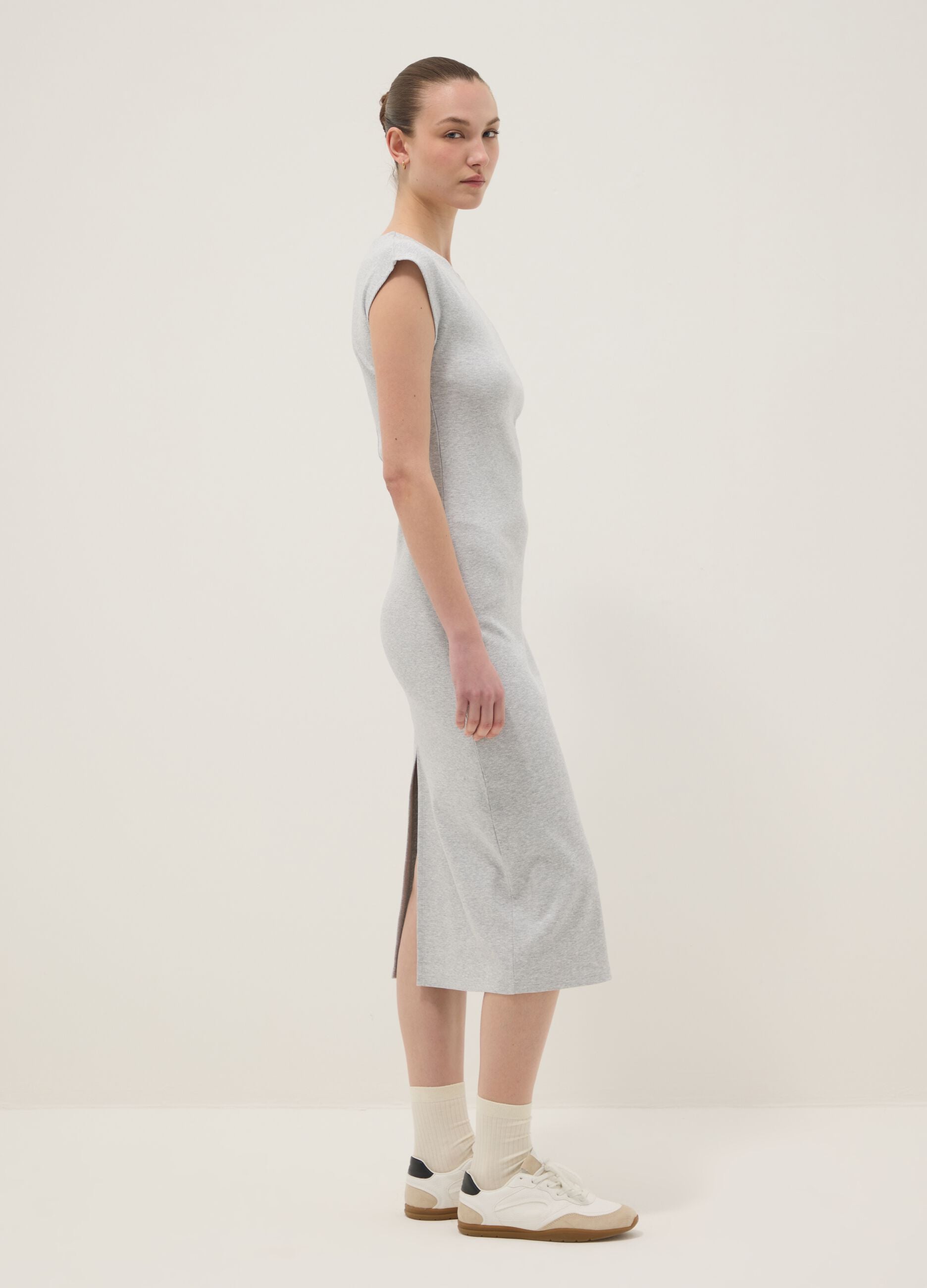 Grey sleeveless fitted dress in stretch cotton