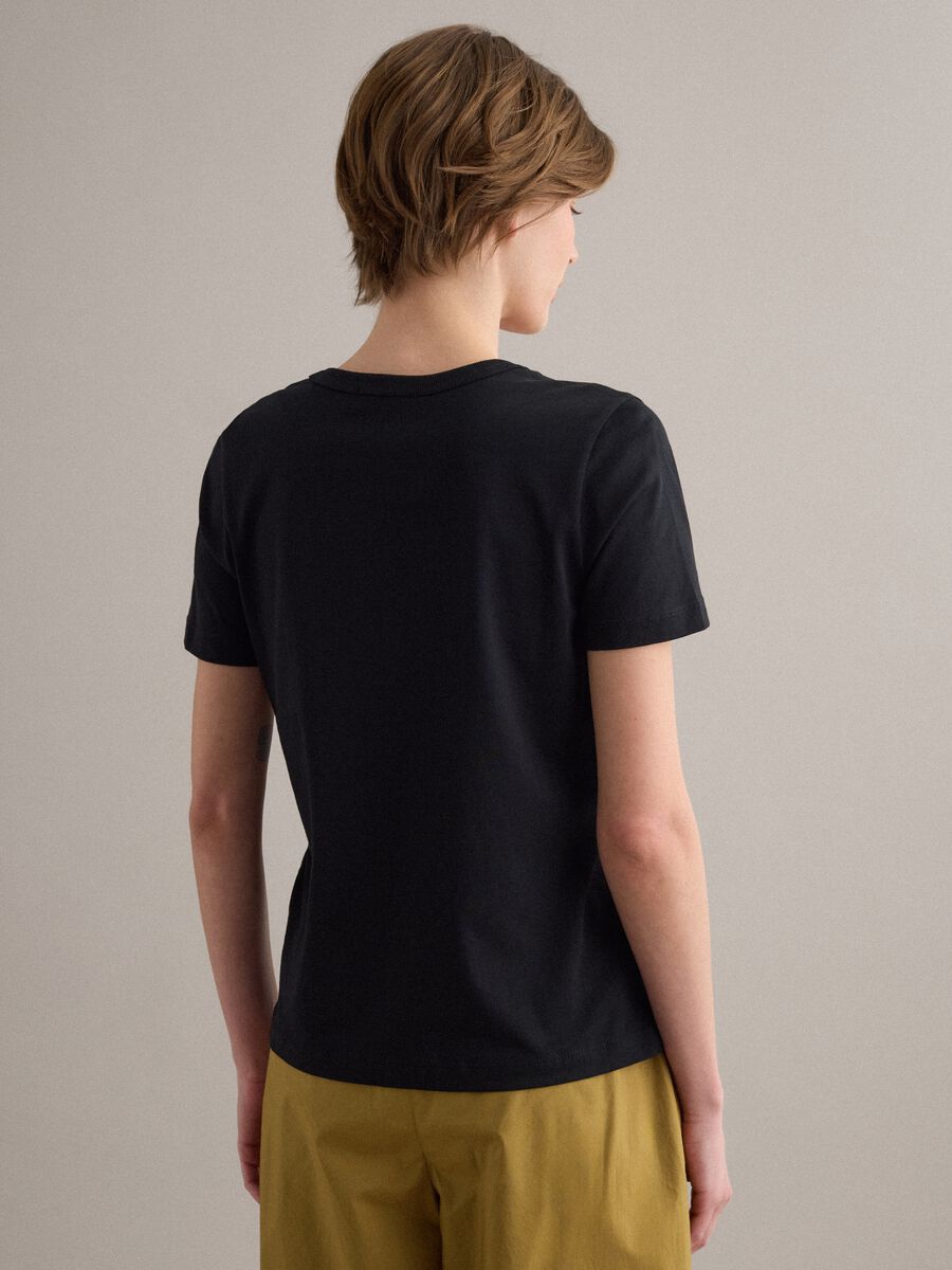 T-shirt in puro cotone nero regular fit con collo a V_3