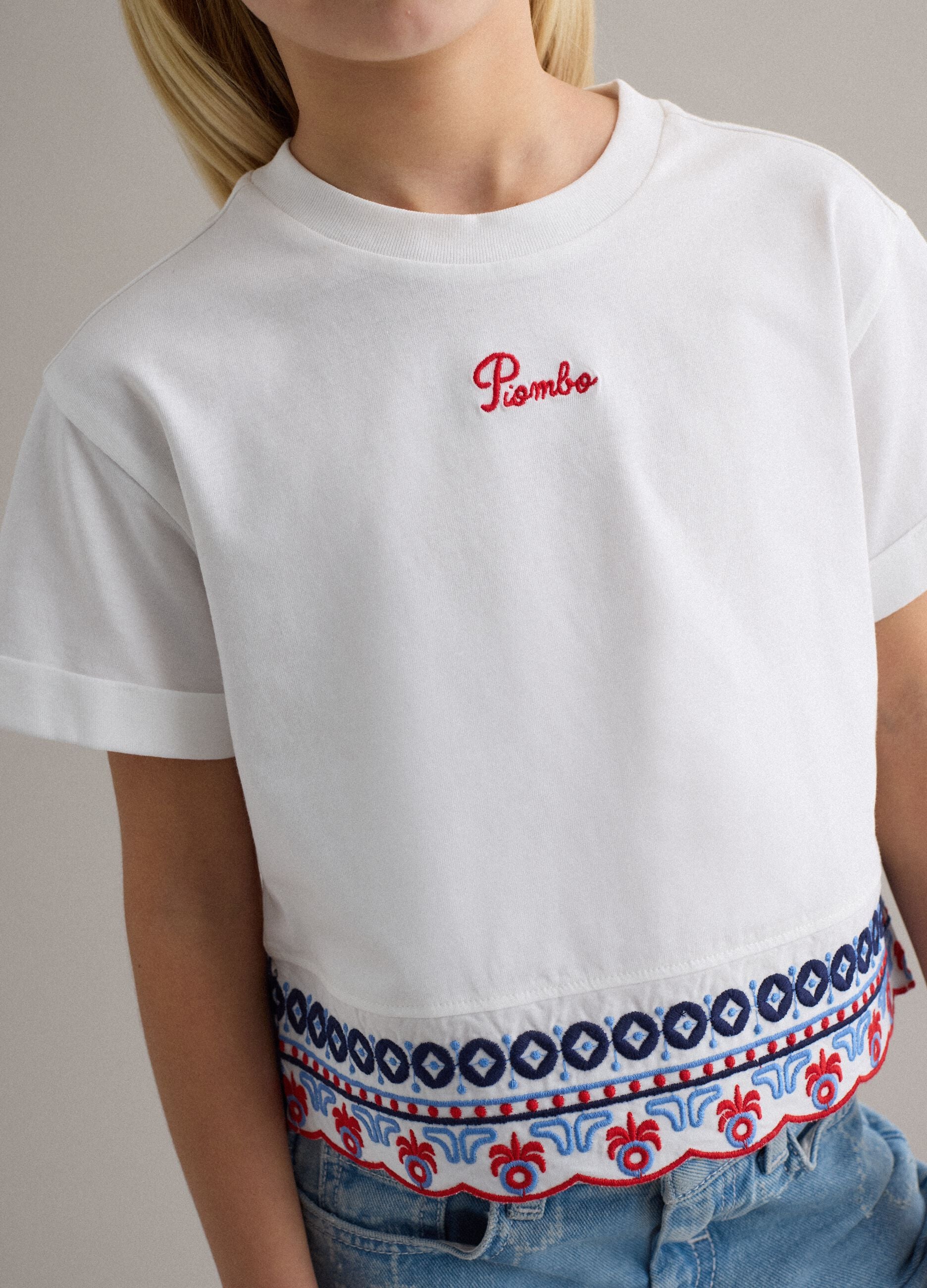 Girls' white pure cotton T-shirt regular fit with embroidery