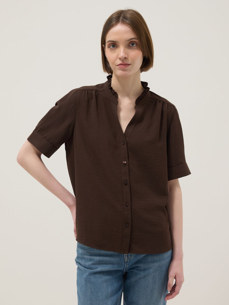 Brown regular-fit shirt with gathered collar_0