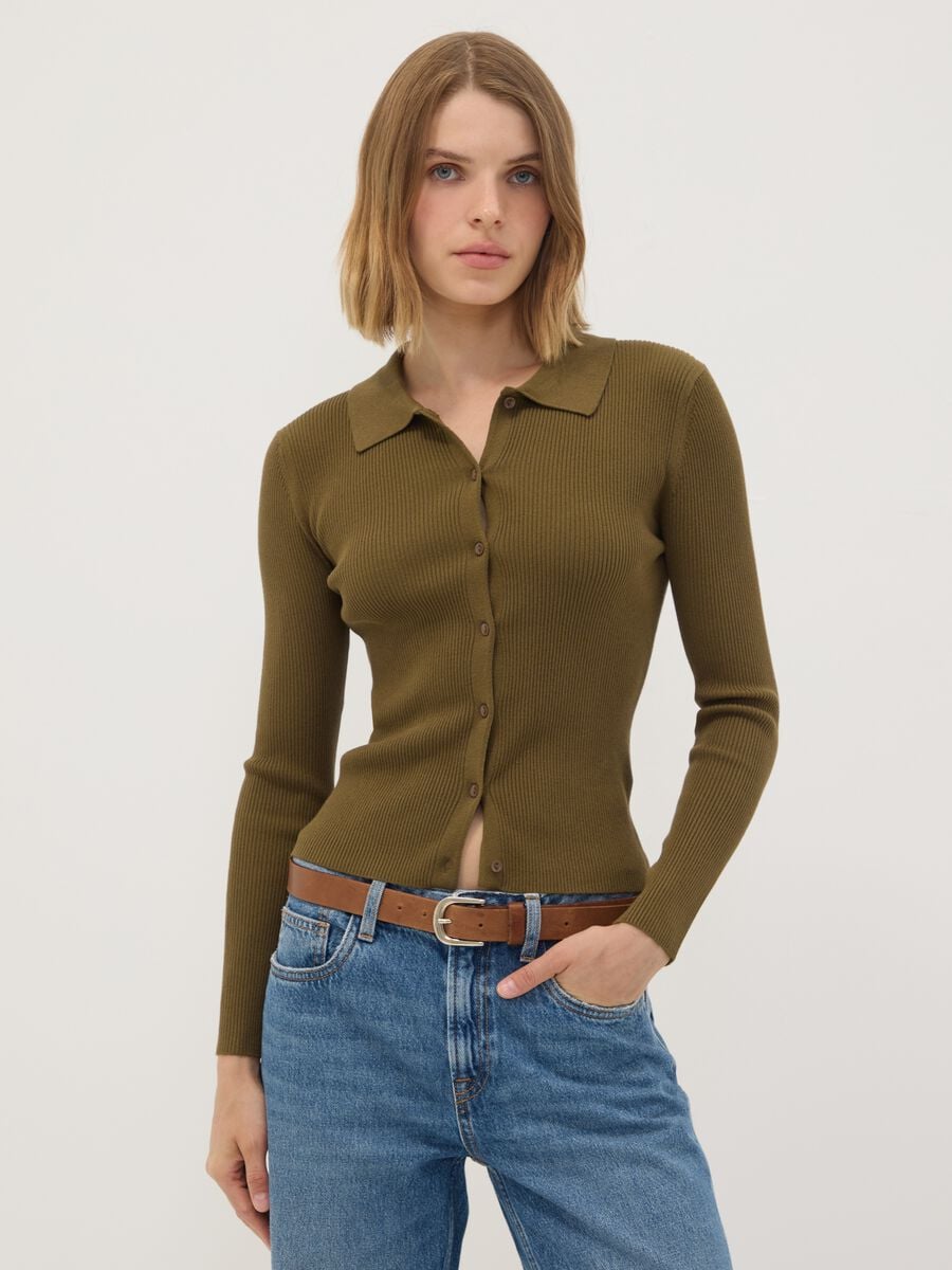 Cardigan fitted verde a coste in misto viscosa con colletto polo_0