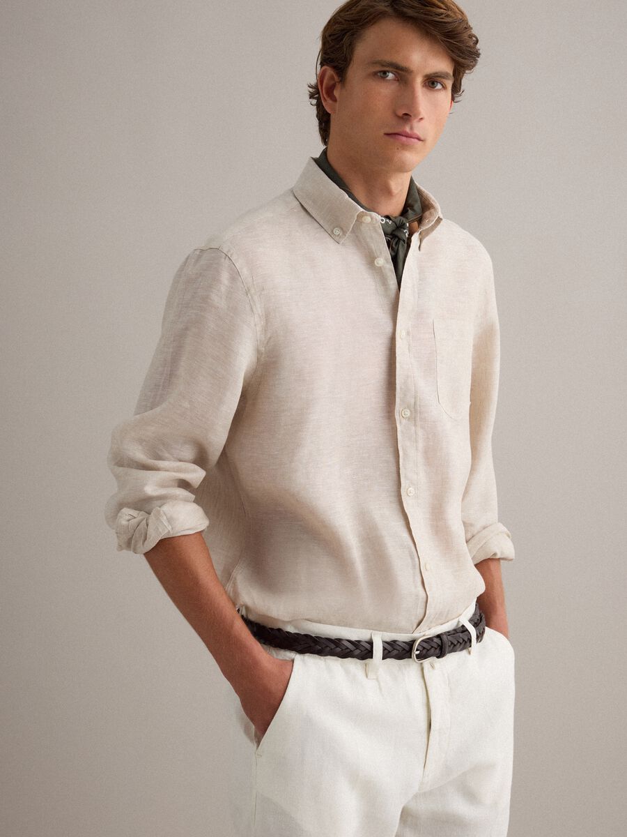 Camicia beige in puro lino con colletto button down regular fit_0