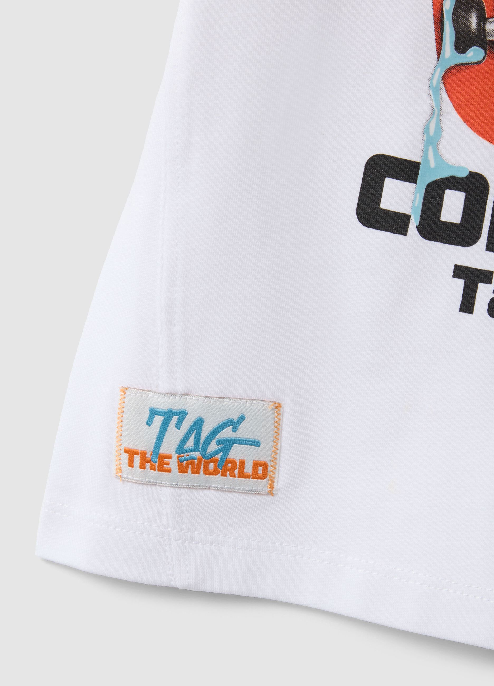 Boys' regular fit pure white cotton T-shirt with skateboard design