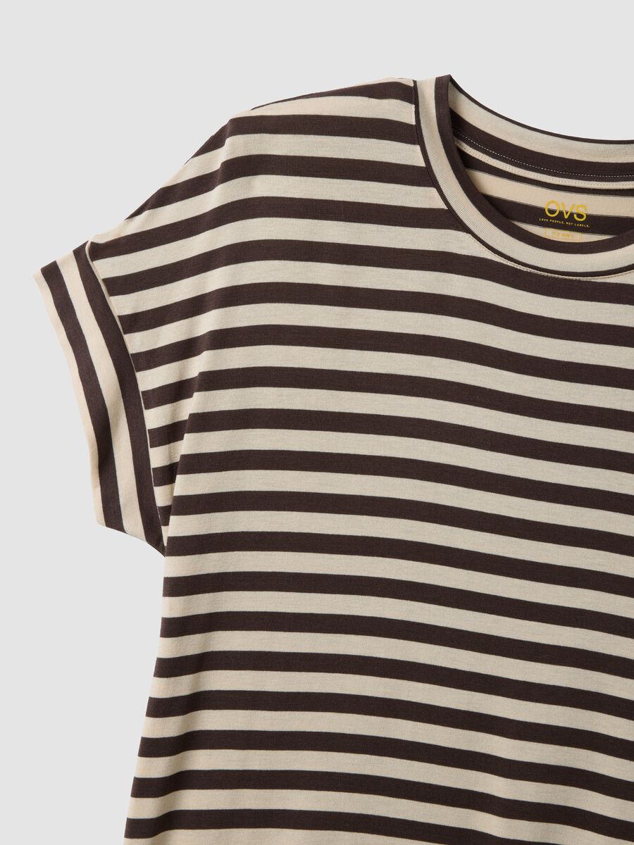 T-shirt in viscosa elasticizzata a righe multicolor regular fit_5