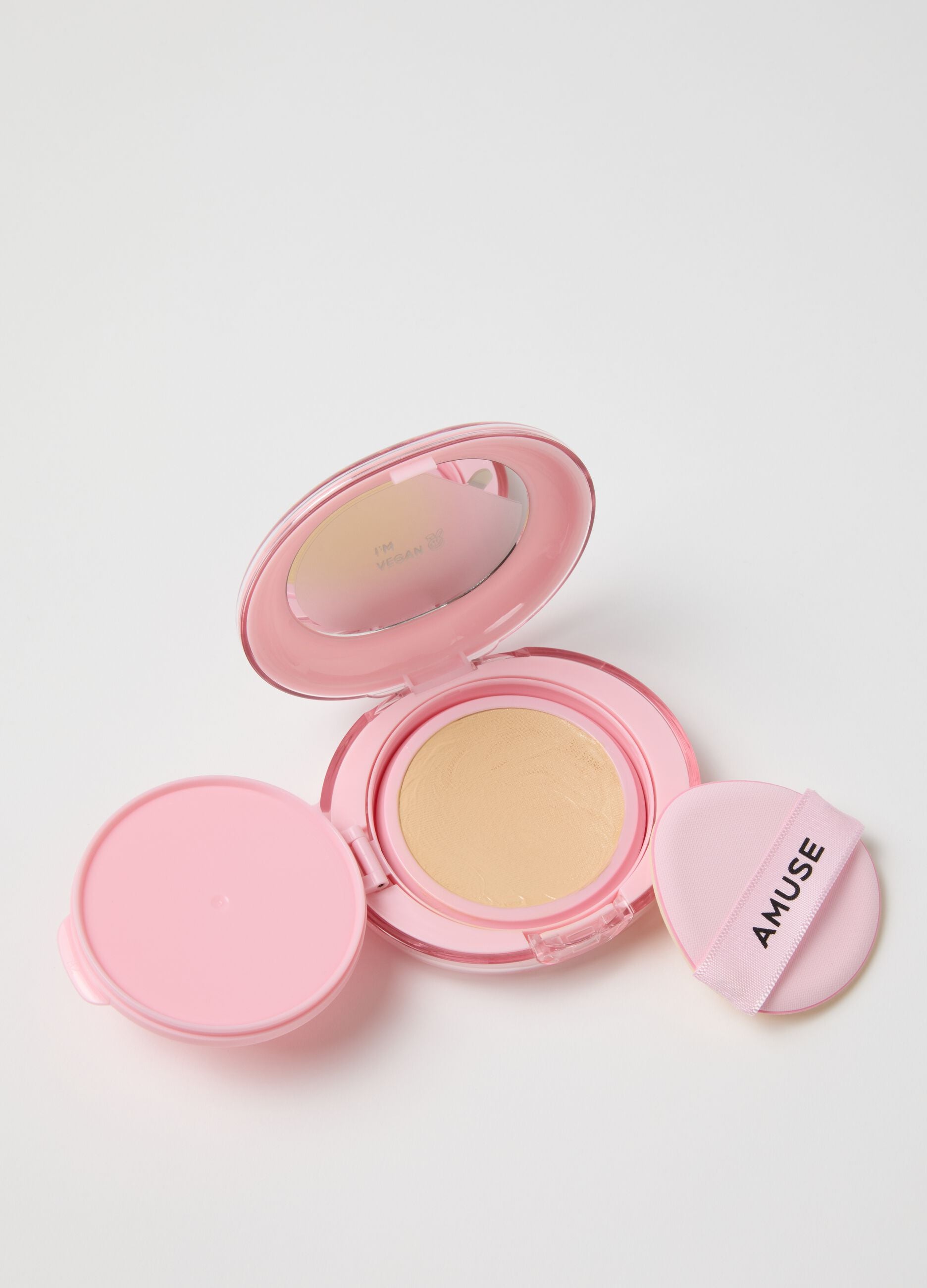 Dewy skin effect cushion foundation. Provides healthy, flawless, and radiant skin for 24 hours!