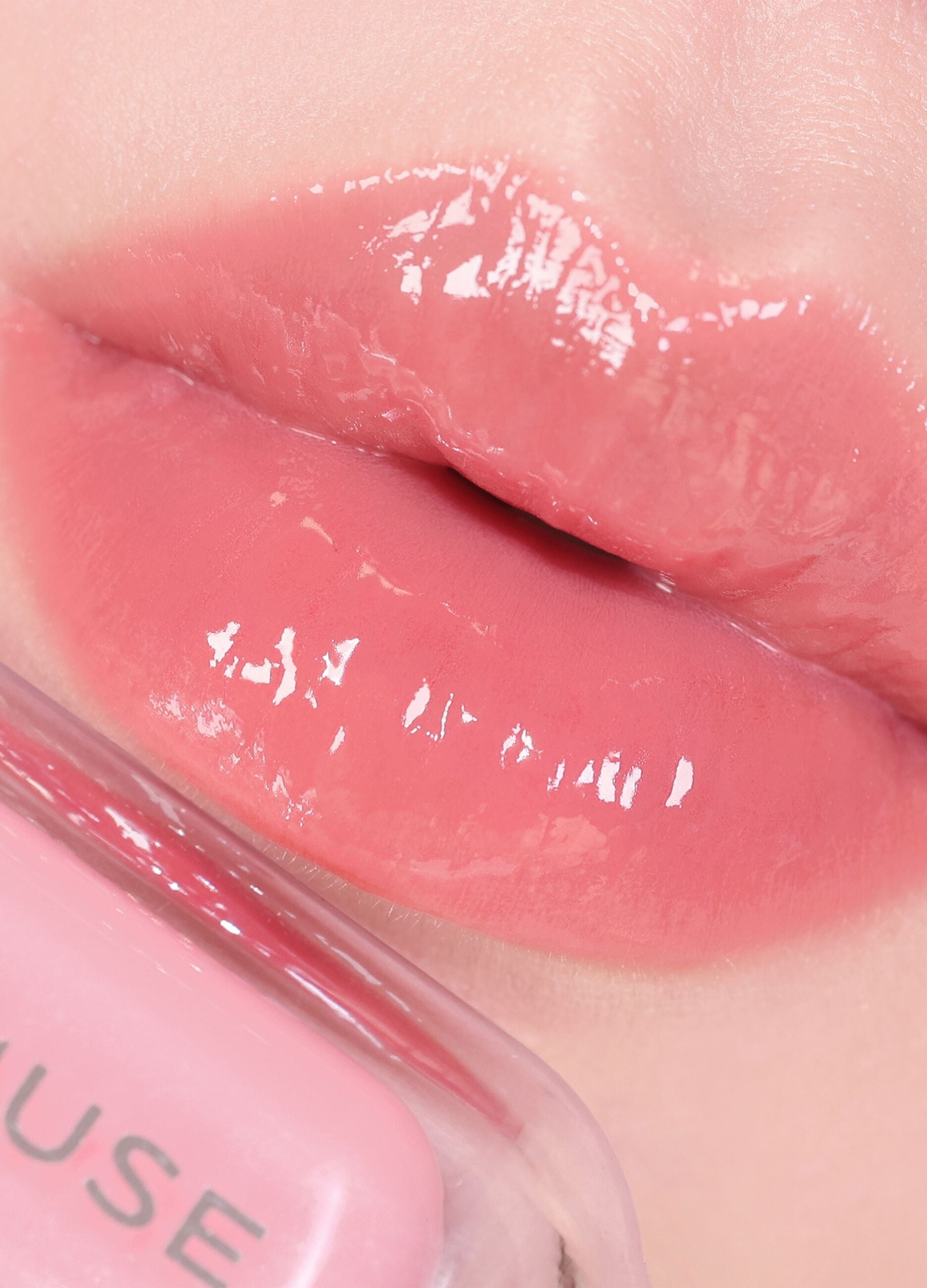 Lip stain with a fantastic glossy effect. Vibrant colour and hydrated lips for 12 hours