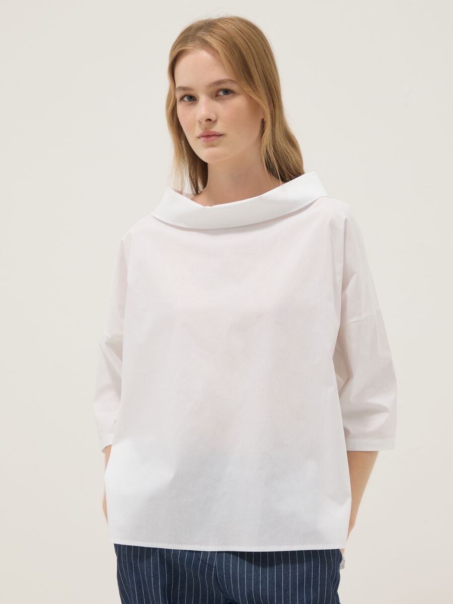 White stretch-cotton top with soft funnel neck_1