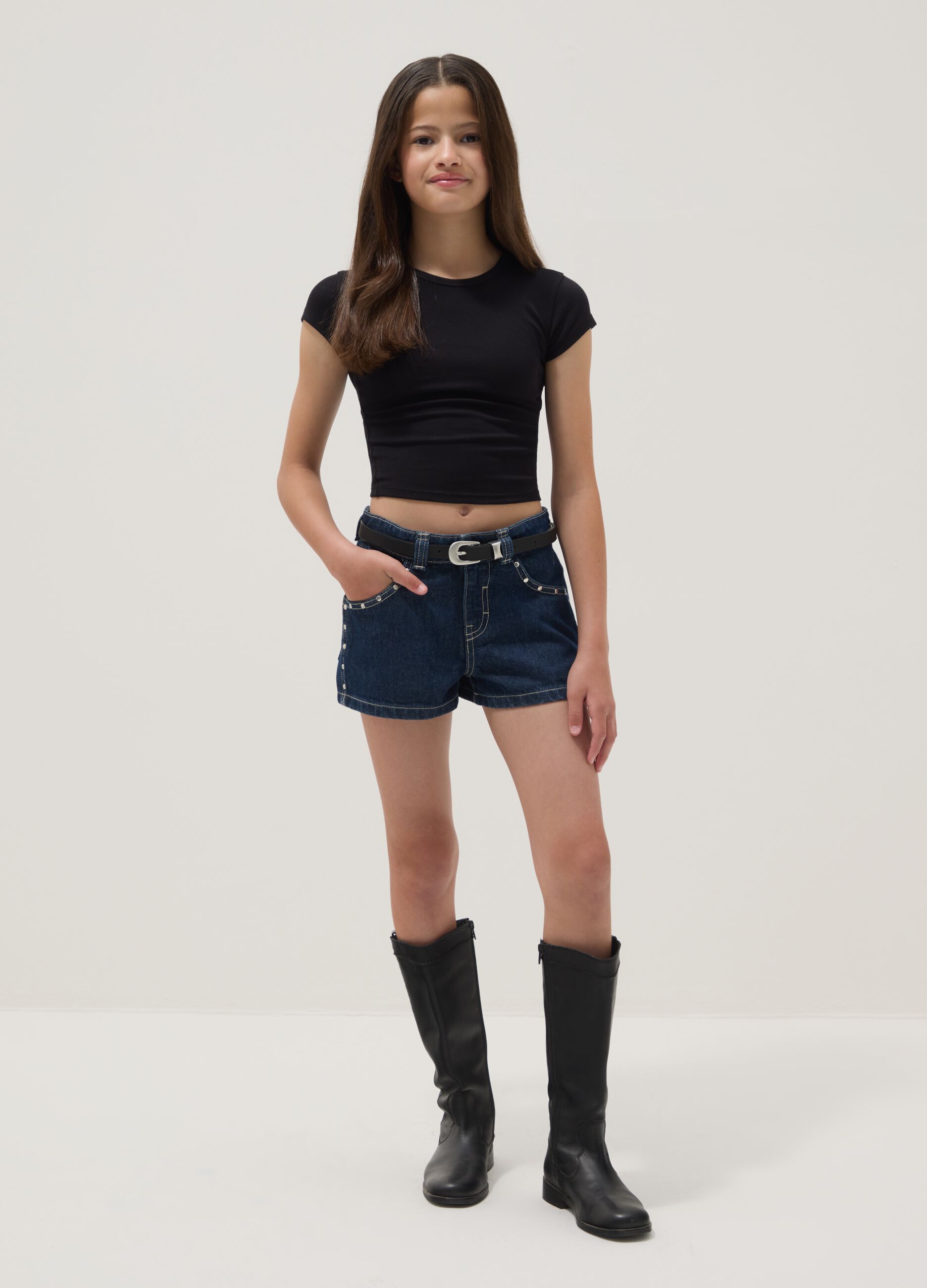 Blue pure-cotton denim shorts for girls, skater fit with studs