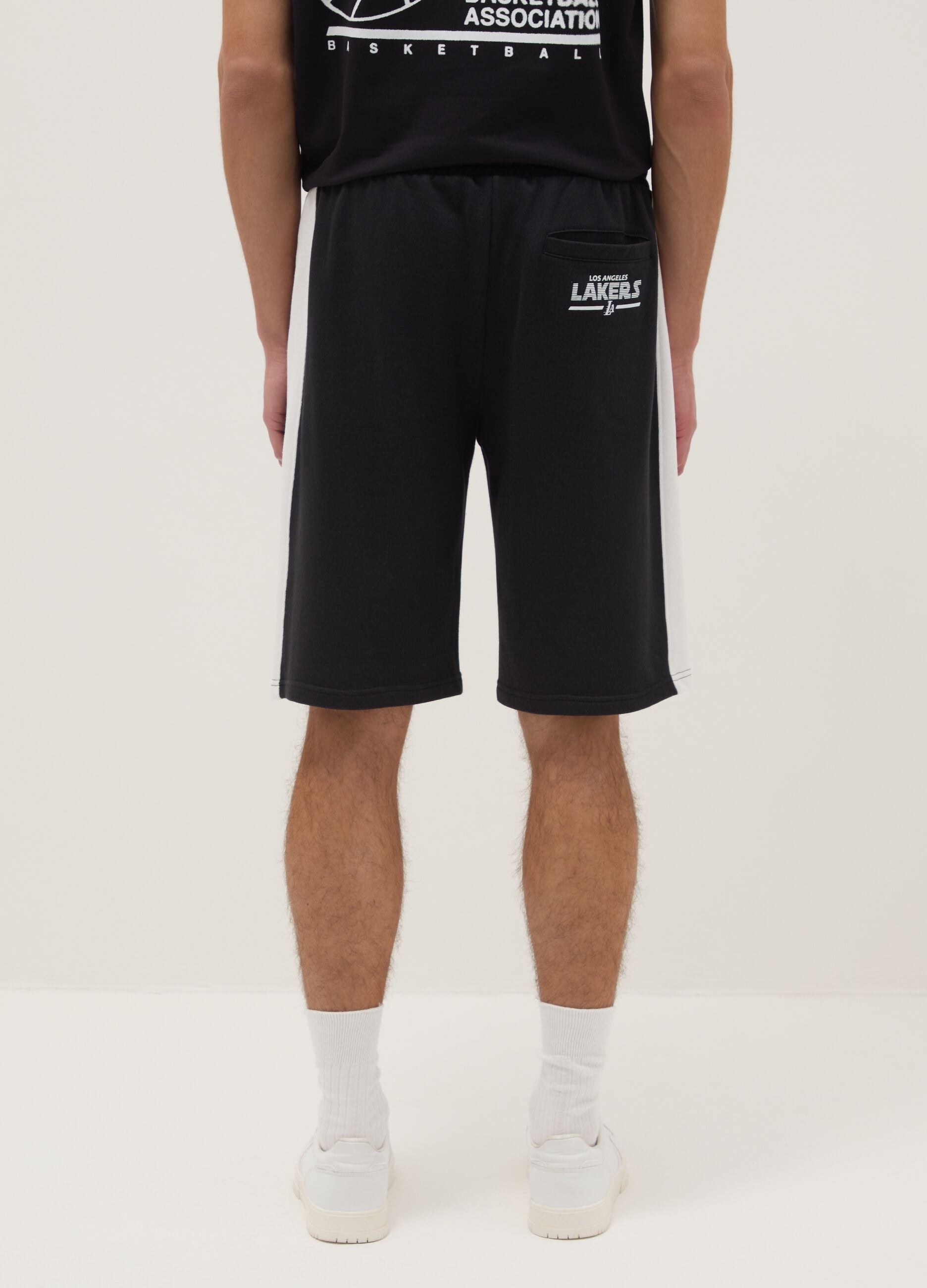 Black cotton blend regular fit sports shorts with Lakers logo