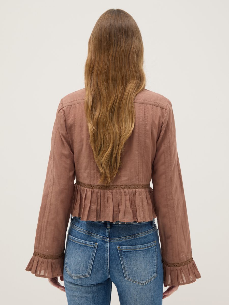 Camicia in puro cotone marrone regular fit con volant_3