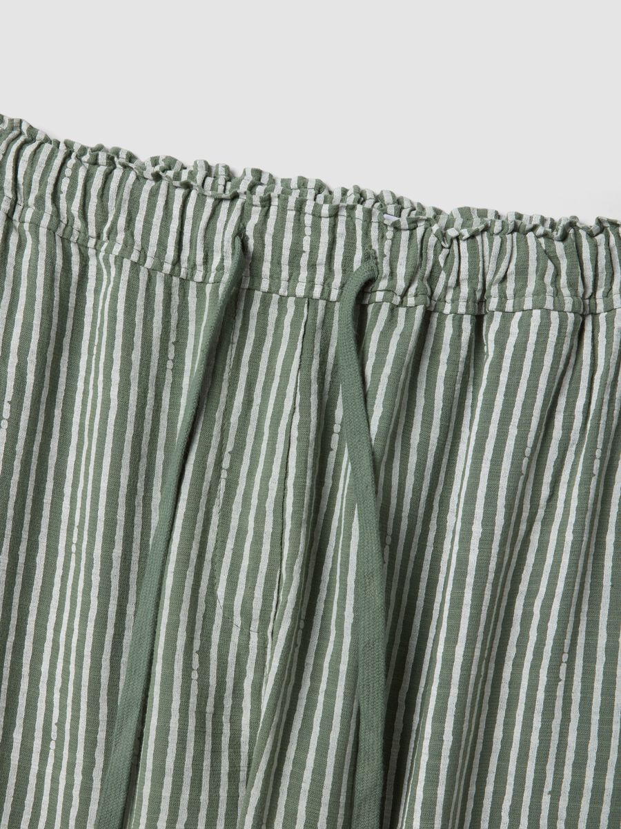 Green pure cotton striped regular-fit trousers_5