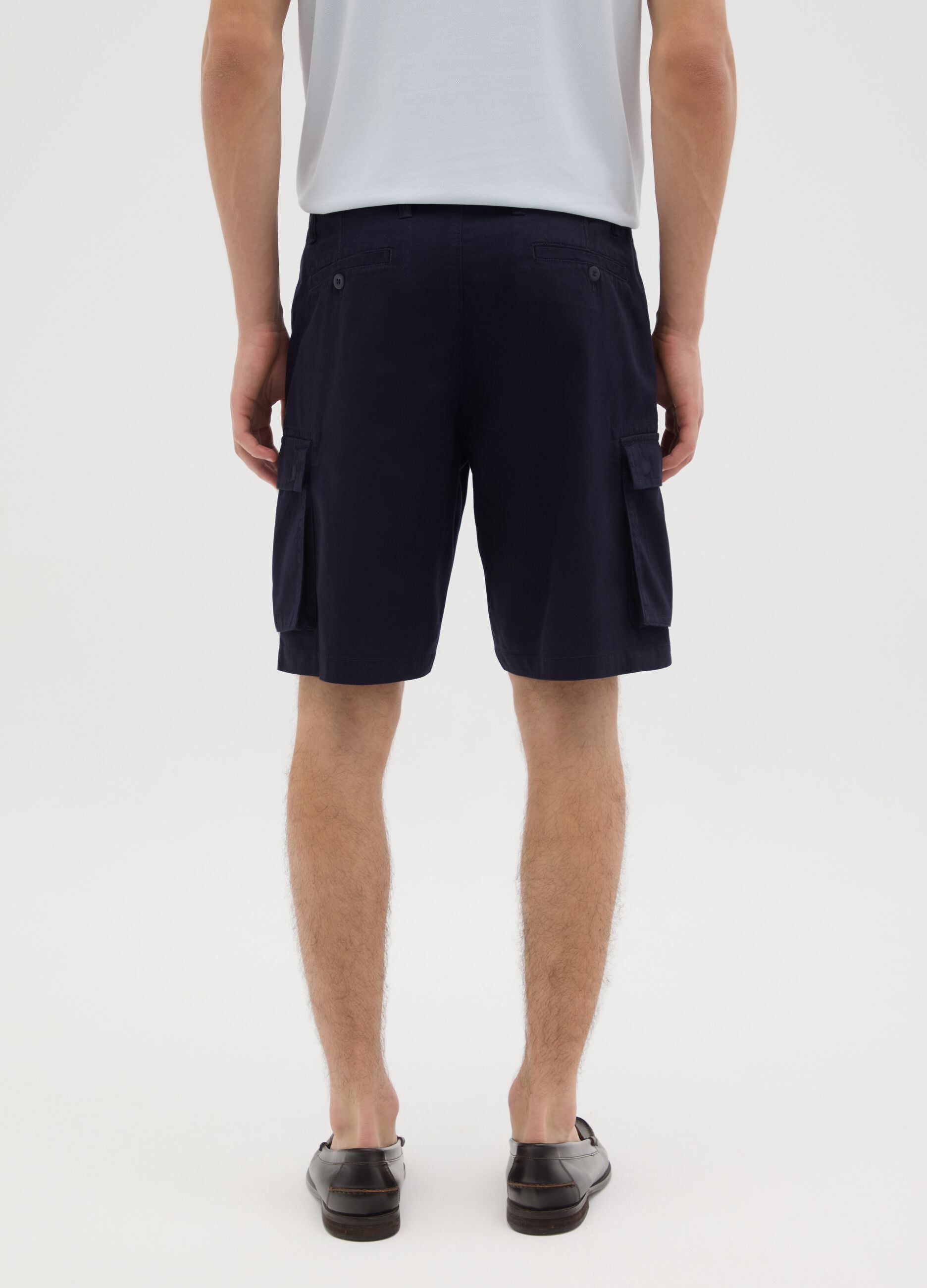 Men&rsquo;s blue regular fit Bermuda shorts in 100% cotton