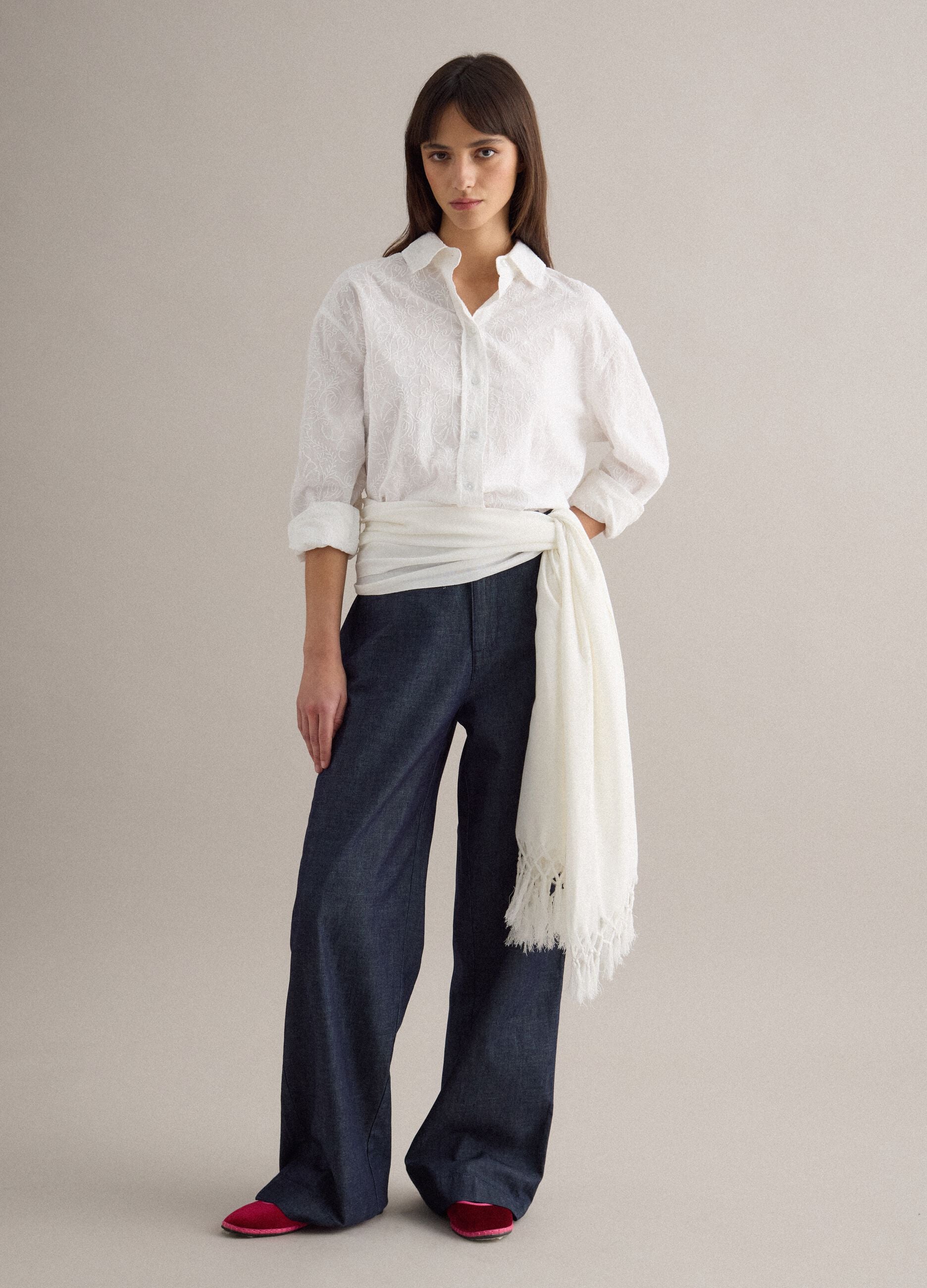 White viscose and linen blend scarf with fringes