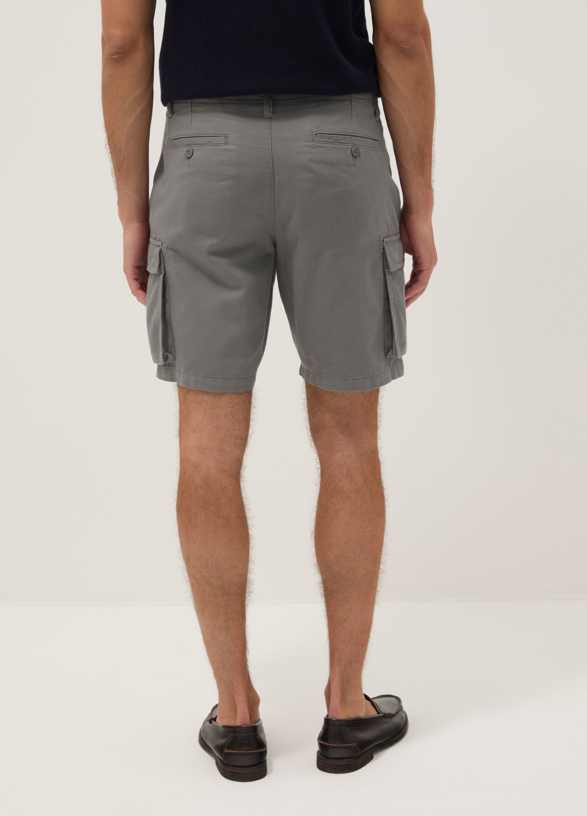 Grey pure cotton regular-fit cargo shorts