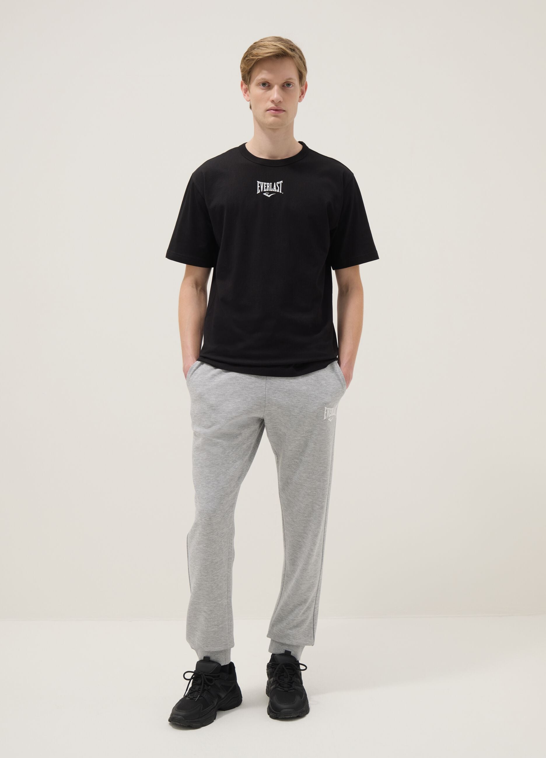 Grey cotton blend joggers regular fit with Everlast logo
