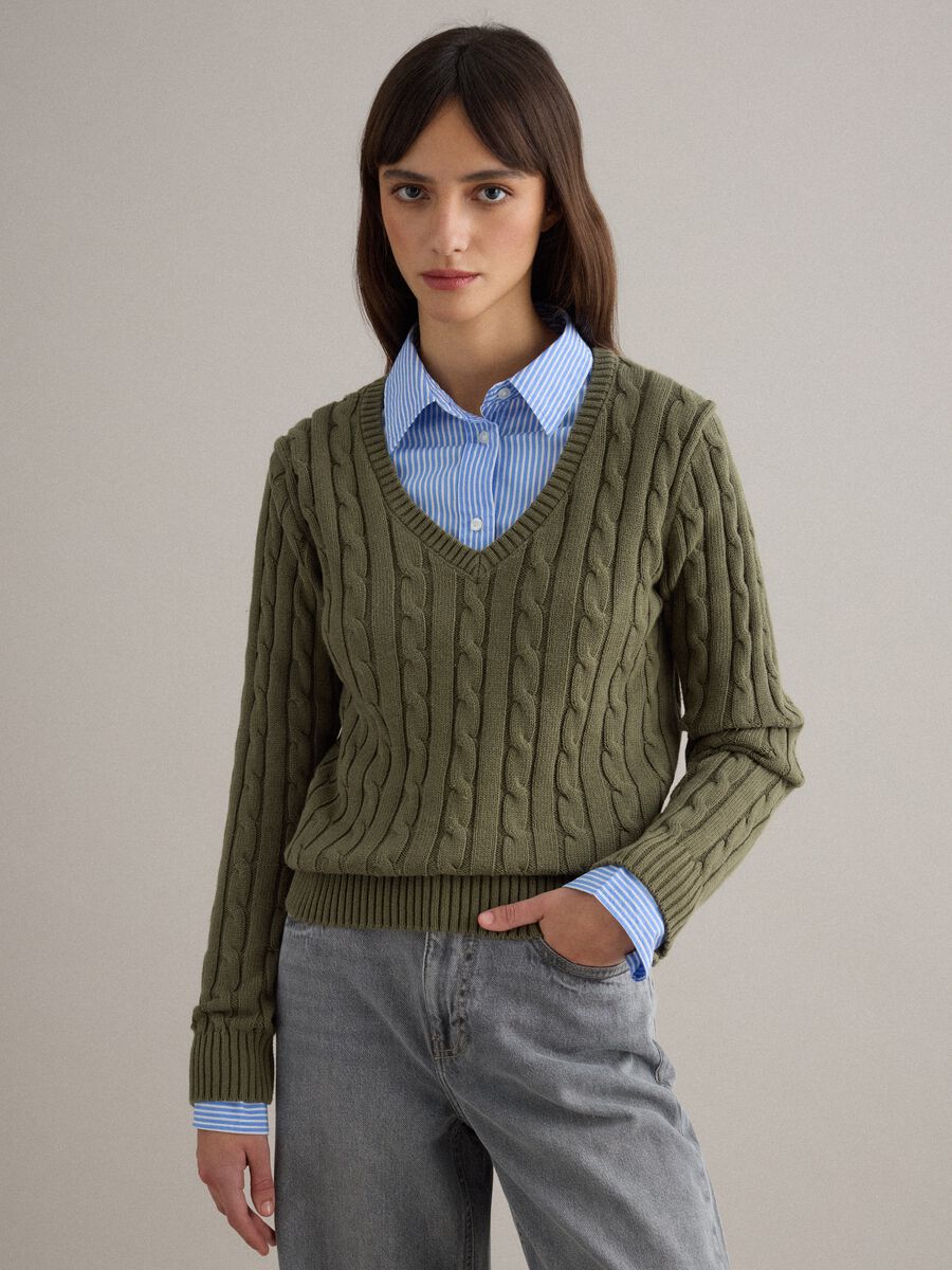 Green pure cotton regular fit pullover with cable knit_3