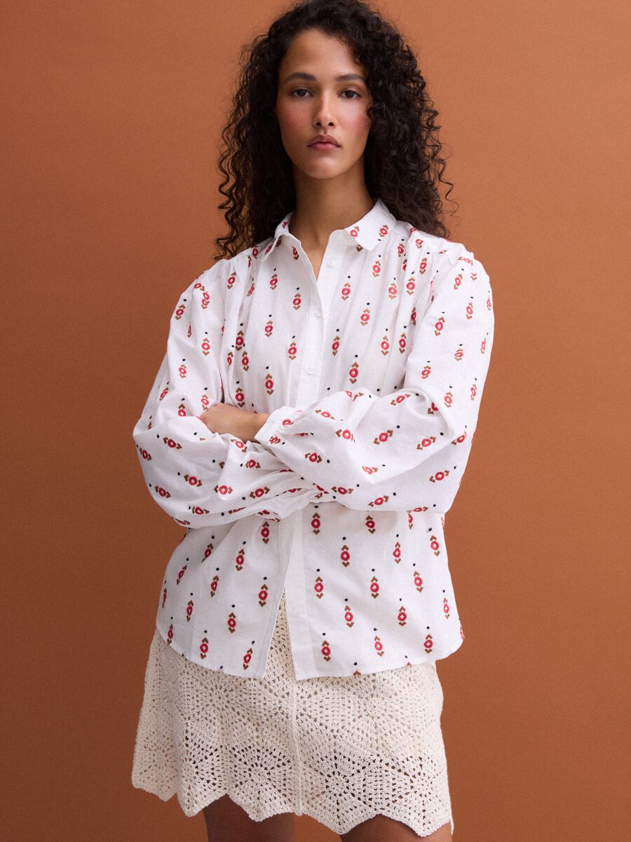 White pure cotton embroidered-pattern shirt, regular fit_1