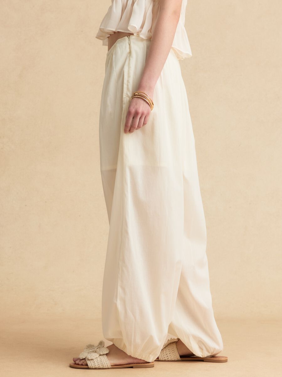 Relaxed-fit white pure cotton jogger trousers_3