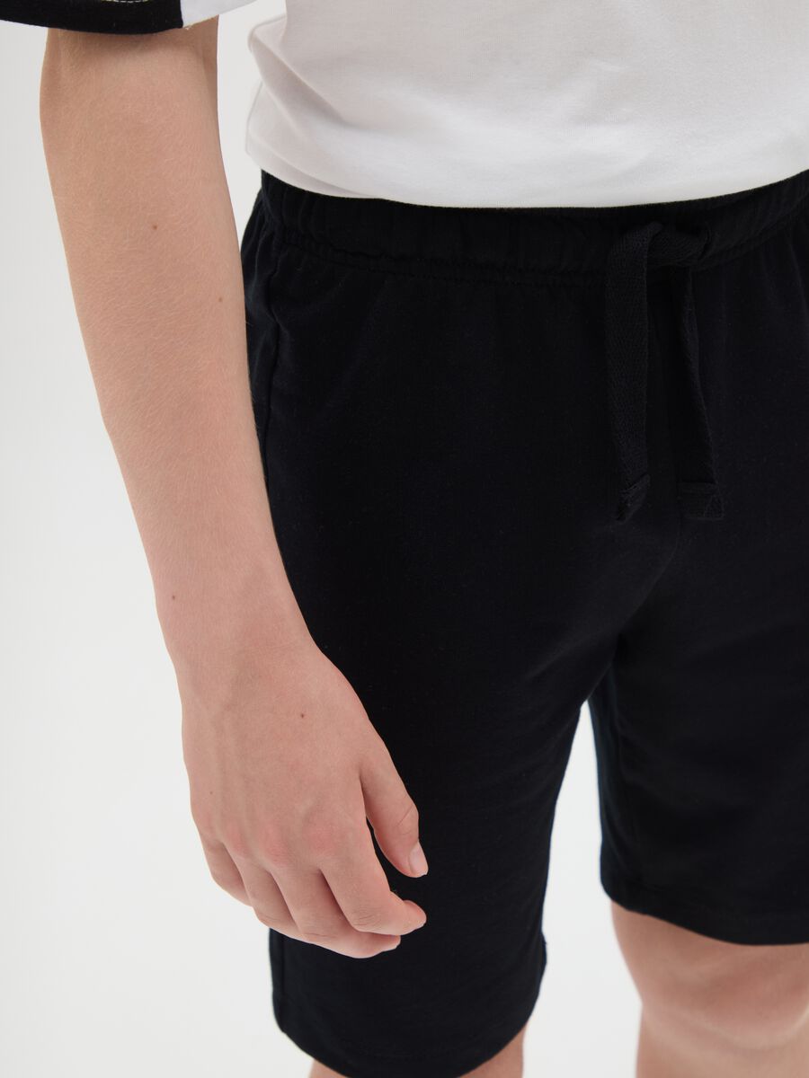 Boys&rsquo; black shorts in 100% cotton with regular fit_1