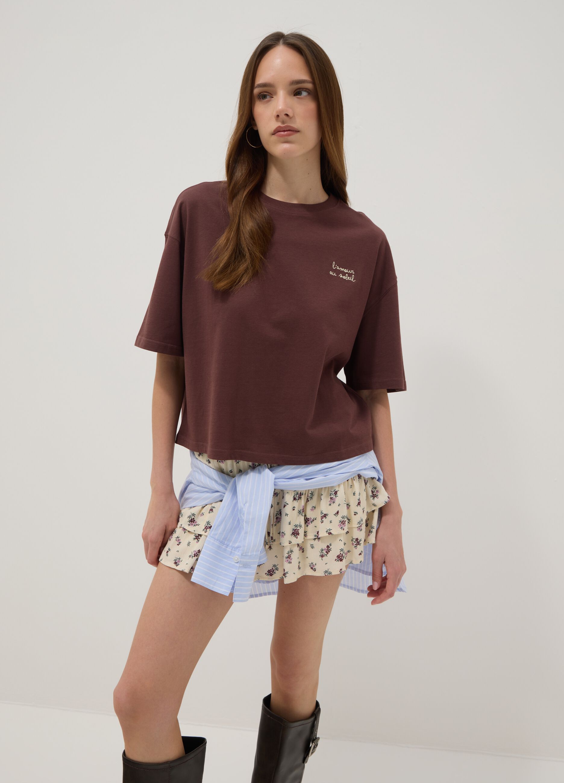 Brown pure cotton T-shirt with embroidered detail, boxy fit