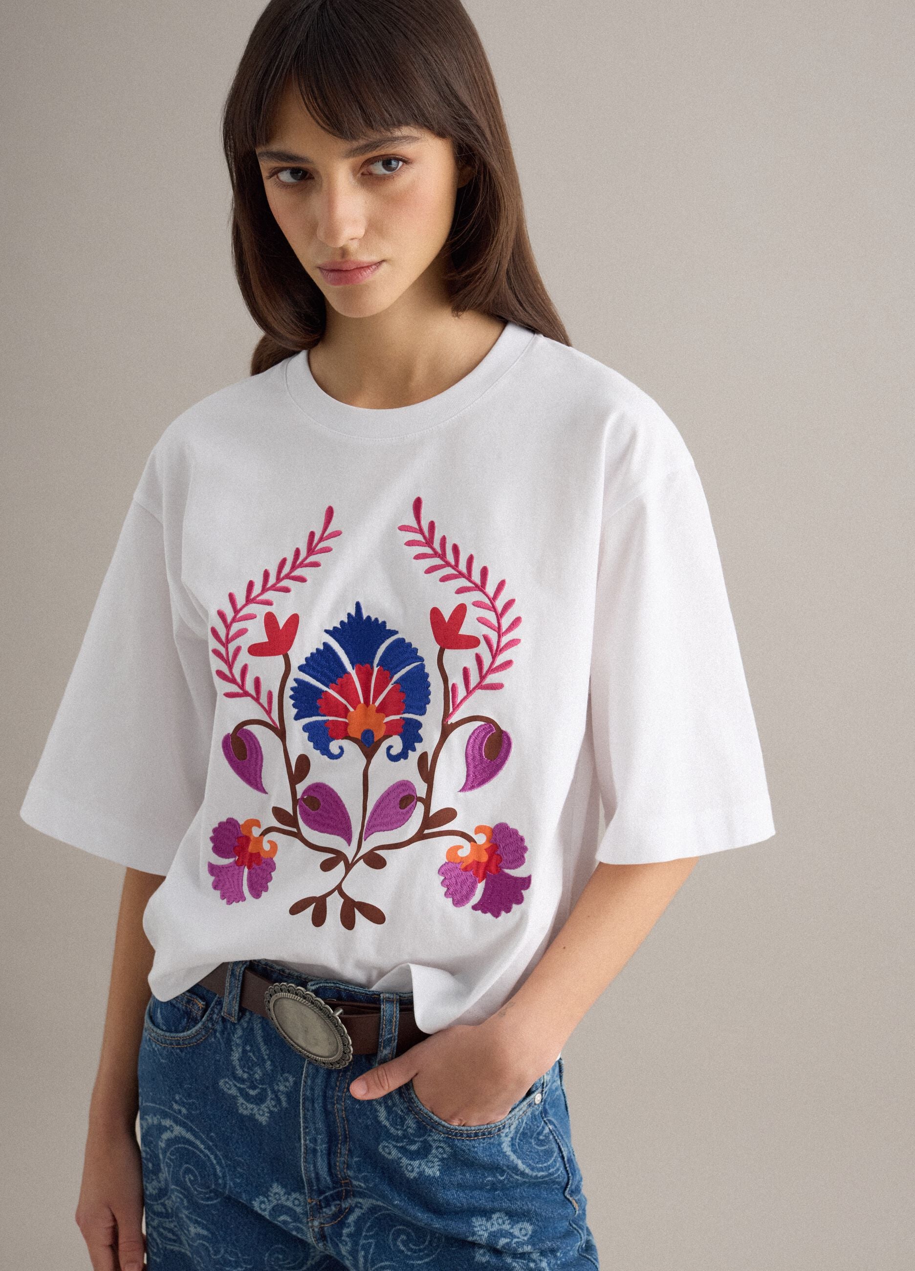 White pure cotton boxy fit T-shirt with floral embroidery