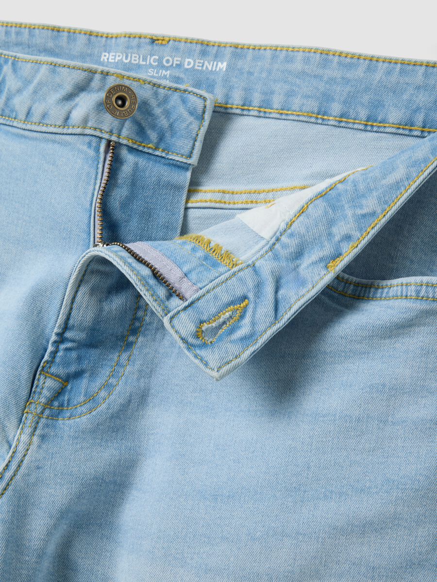 Light blue stretch cotton bermuda shorts_5