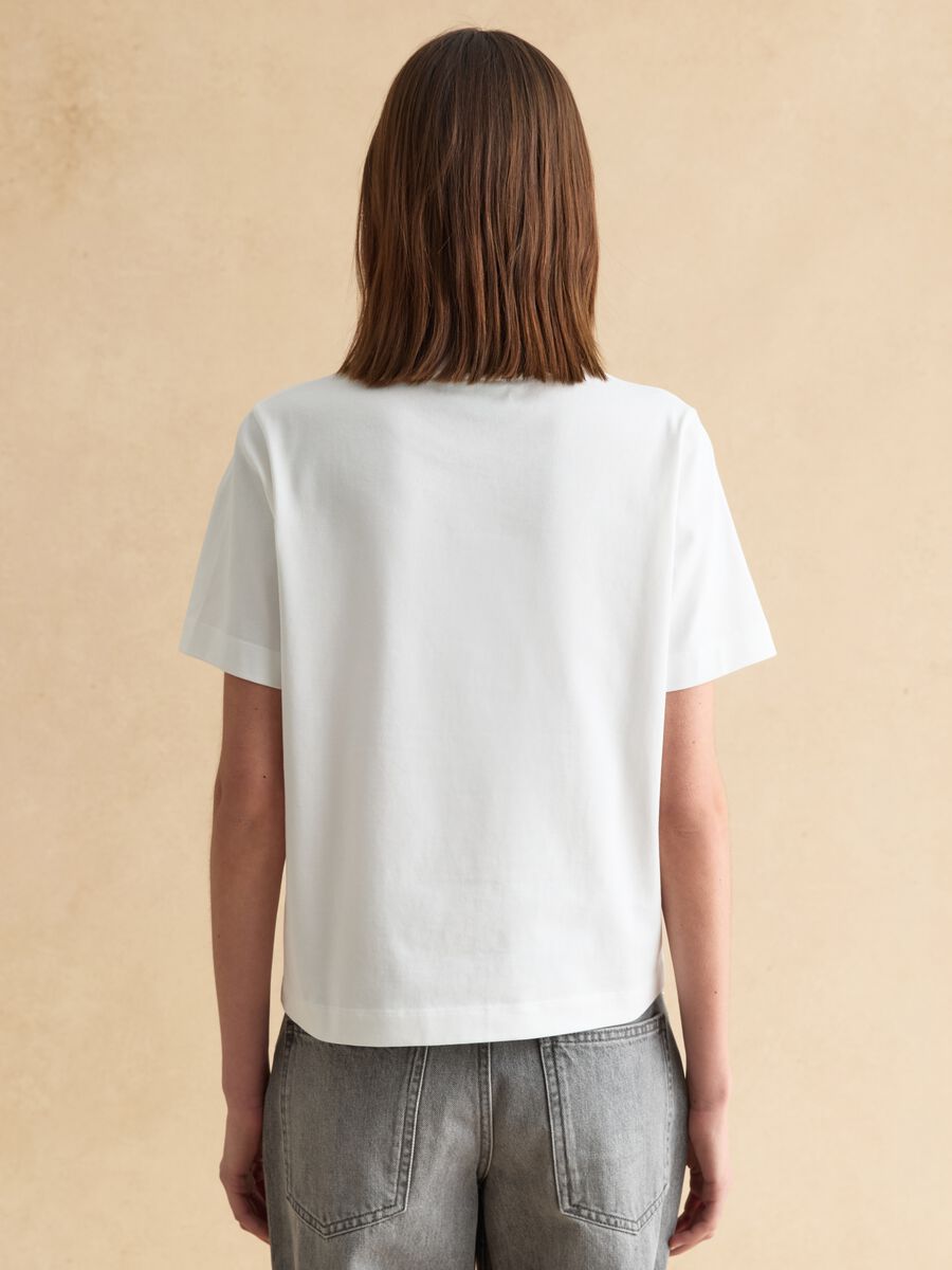 White regular fit pure cotton t-shirt with flowers_3