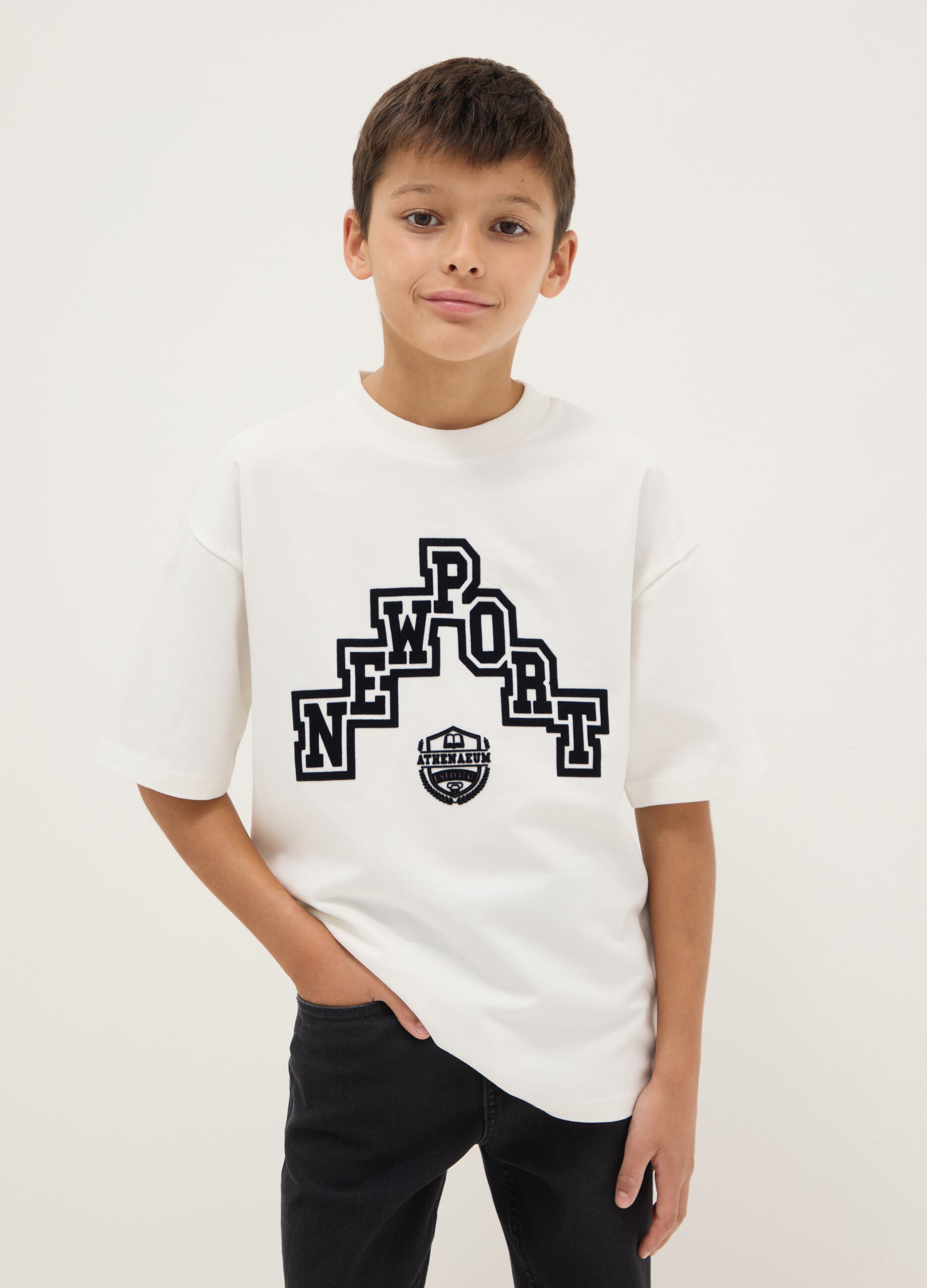 White pure cotton relaxed fit boys' T-shirt with print