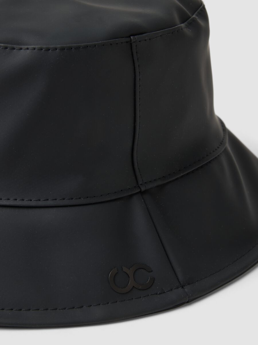 Cappello nero a secchiello_1