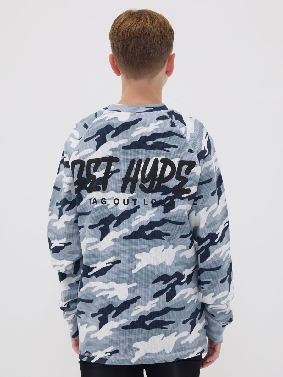 Multicolour relaxed-fit pure cotton T-shirt with camouflage print for boys_2