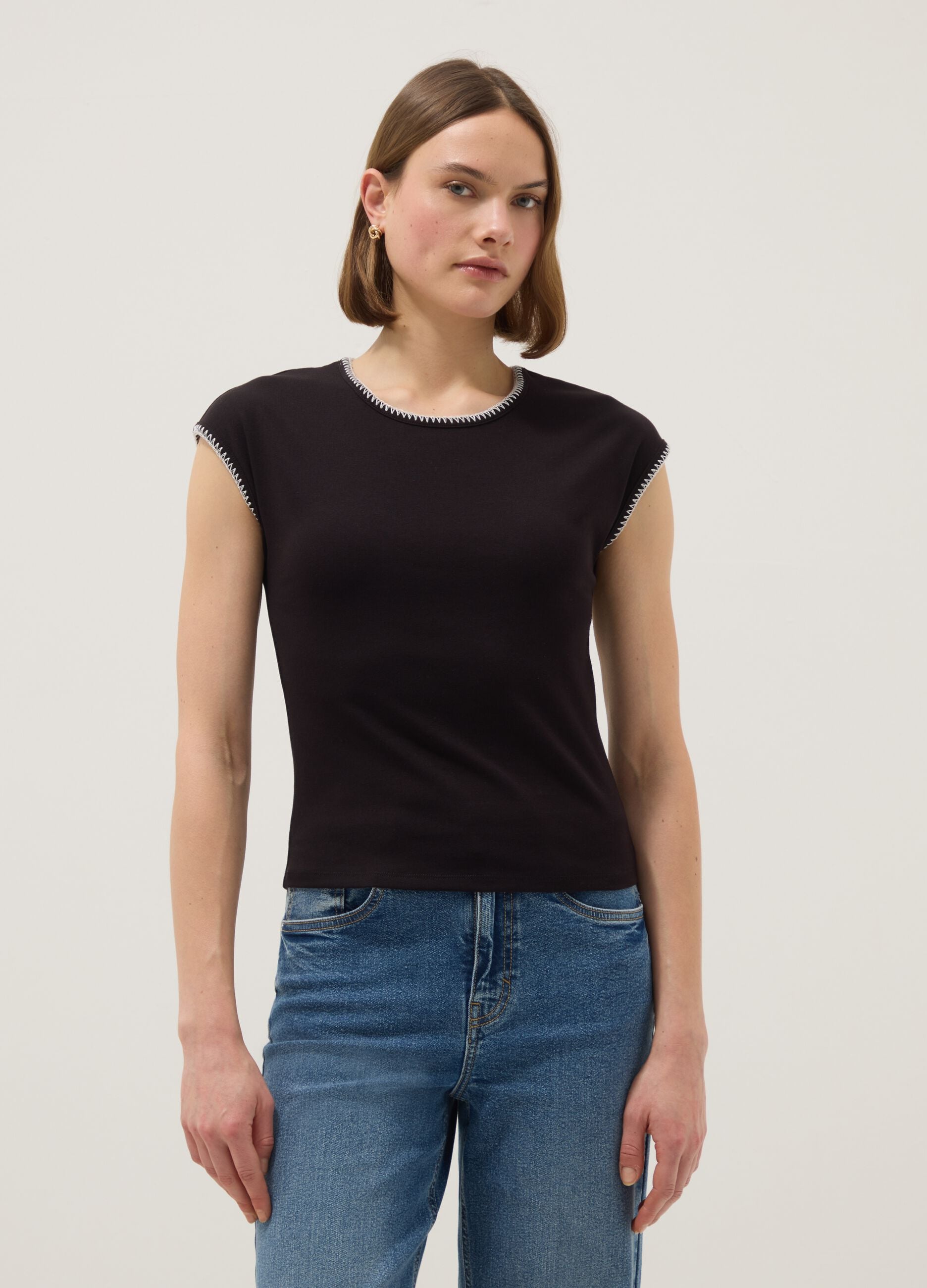 Black stretchy cotton T-shirt regular fit with stitching