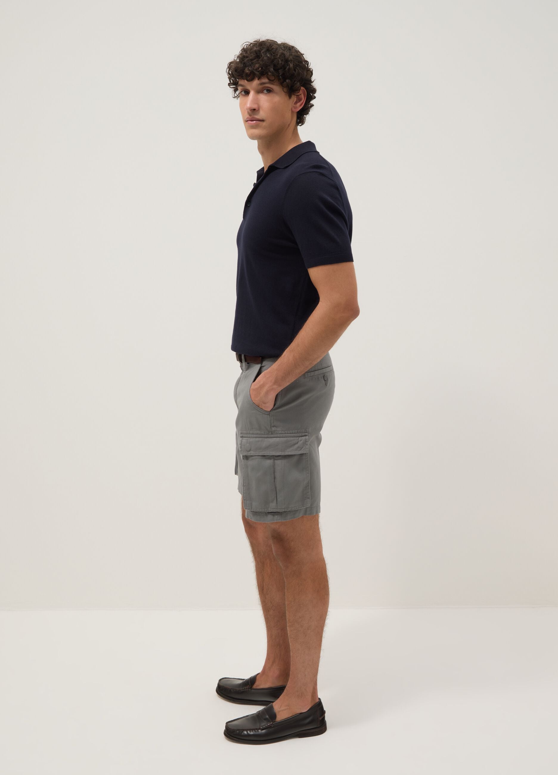 Grey pure cotton regular-fit cargo shorts