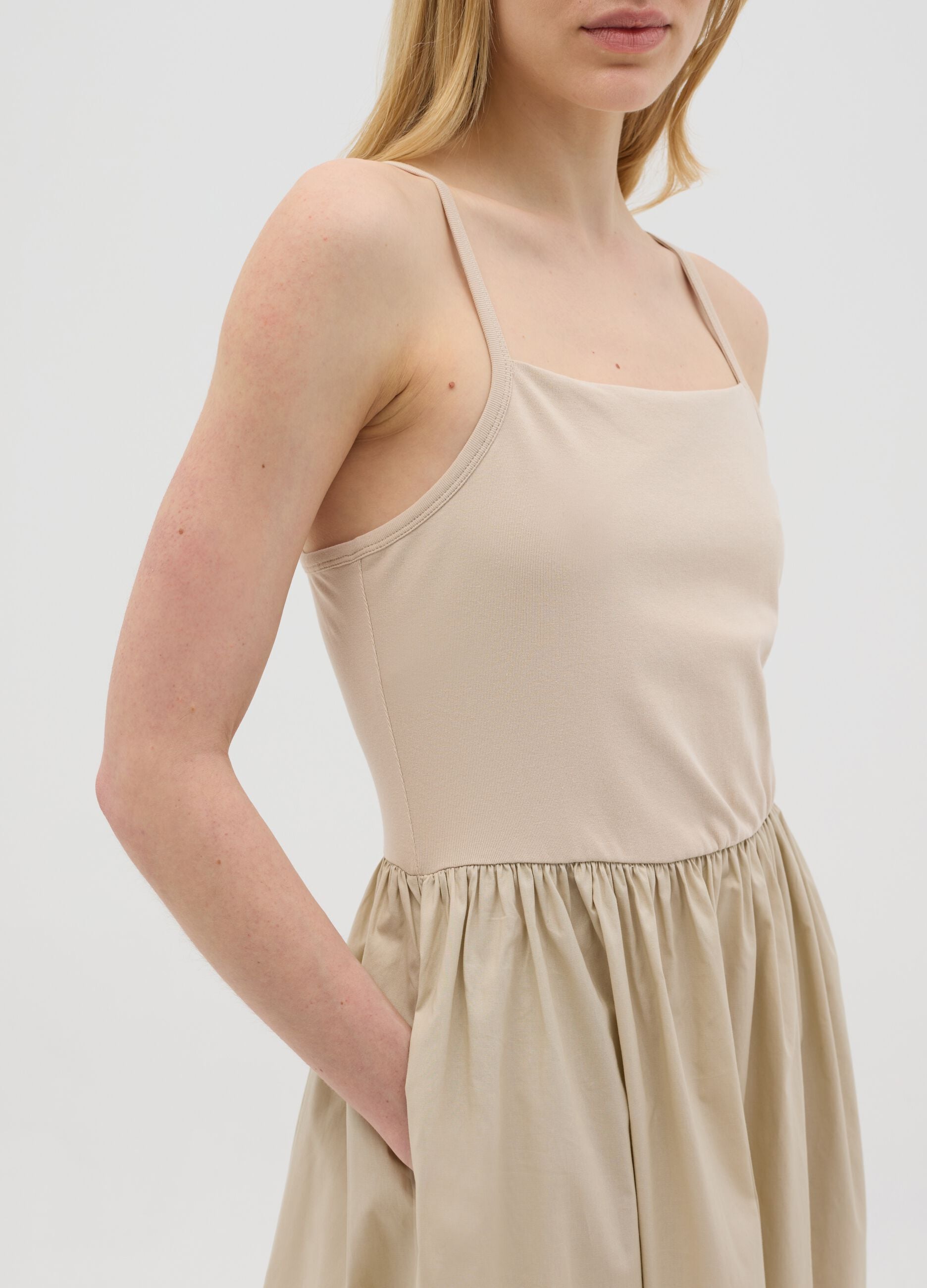 Women&rsquo;s beige sleeveless long dress in stretch cotton.