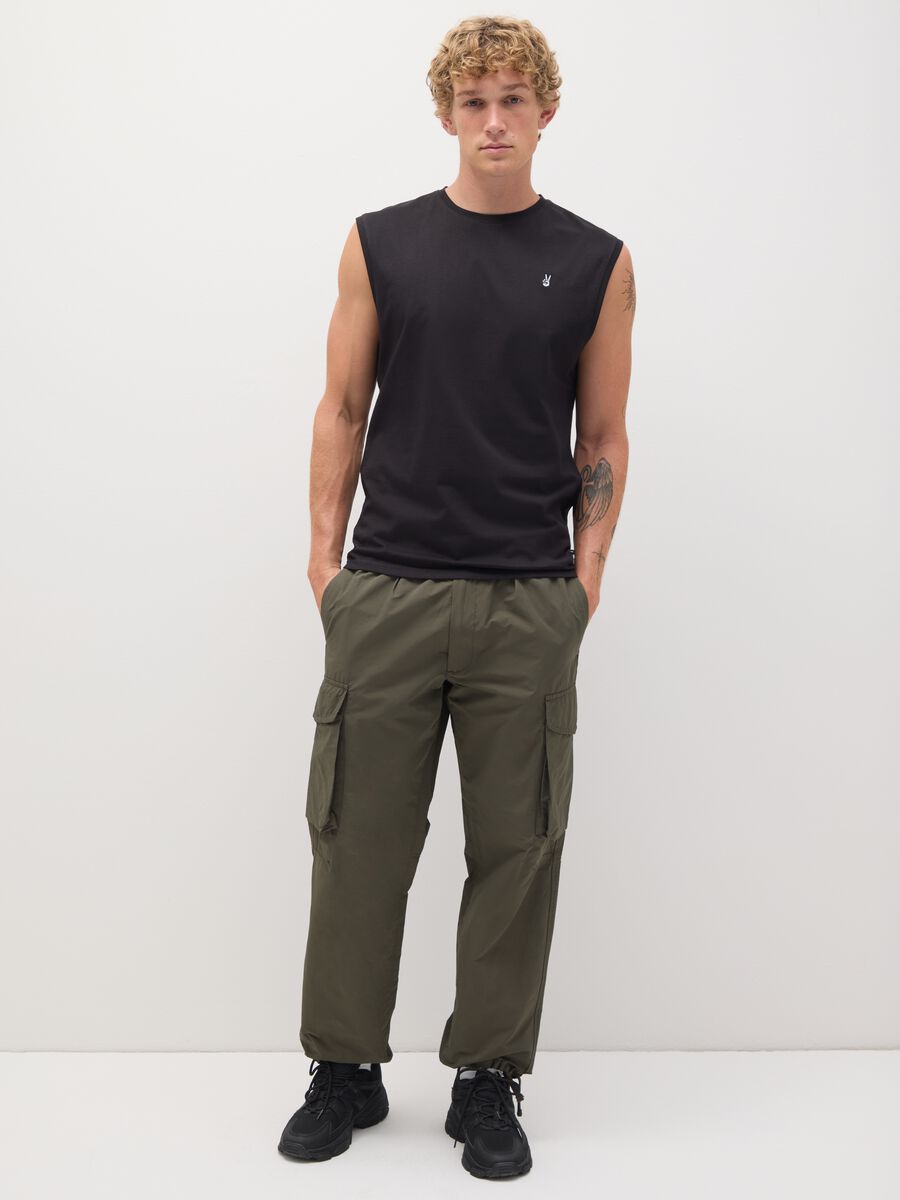 Men&rsquo;s black regular-fit vest top in 100% cotton with embroidery_1