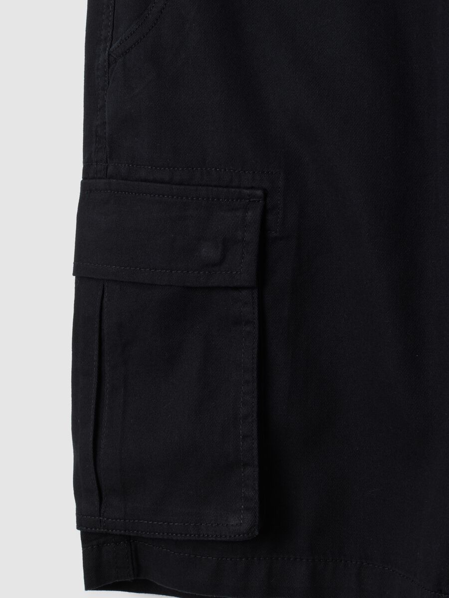 Men&rsquo;s black regular fit Bermuda shorts in 100% cotton_5