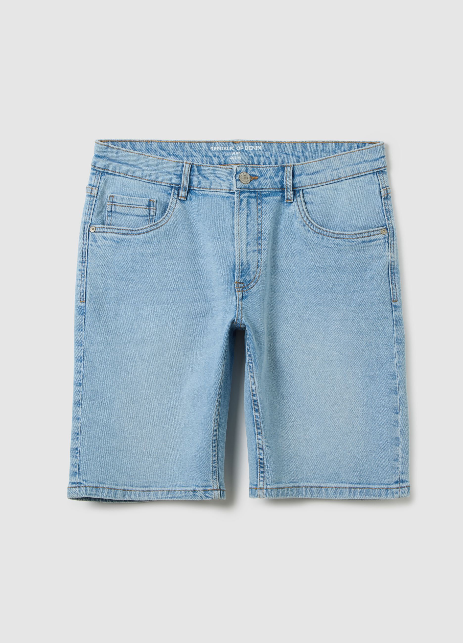 Men&rsquo;s slim-fit blue denim Bermuda shorts