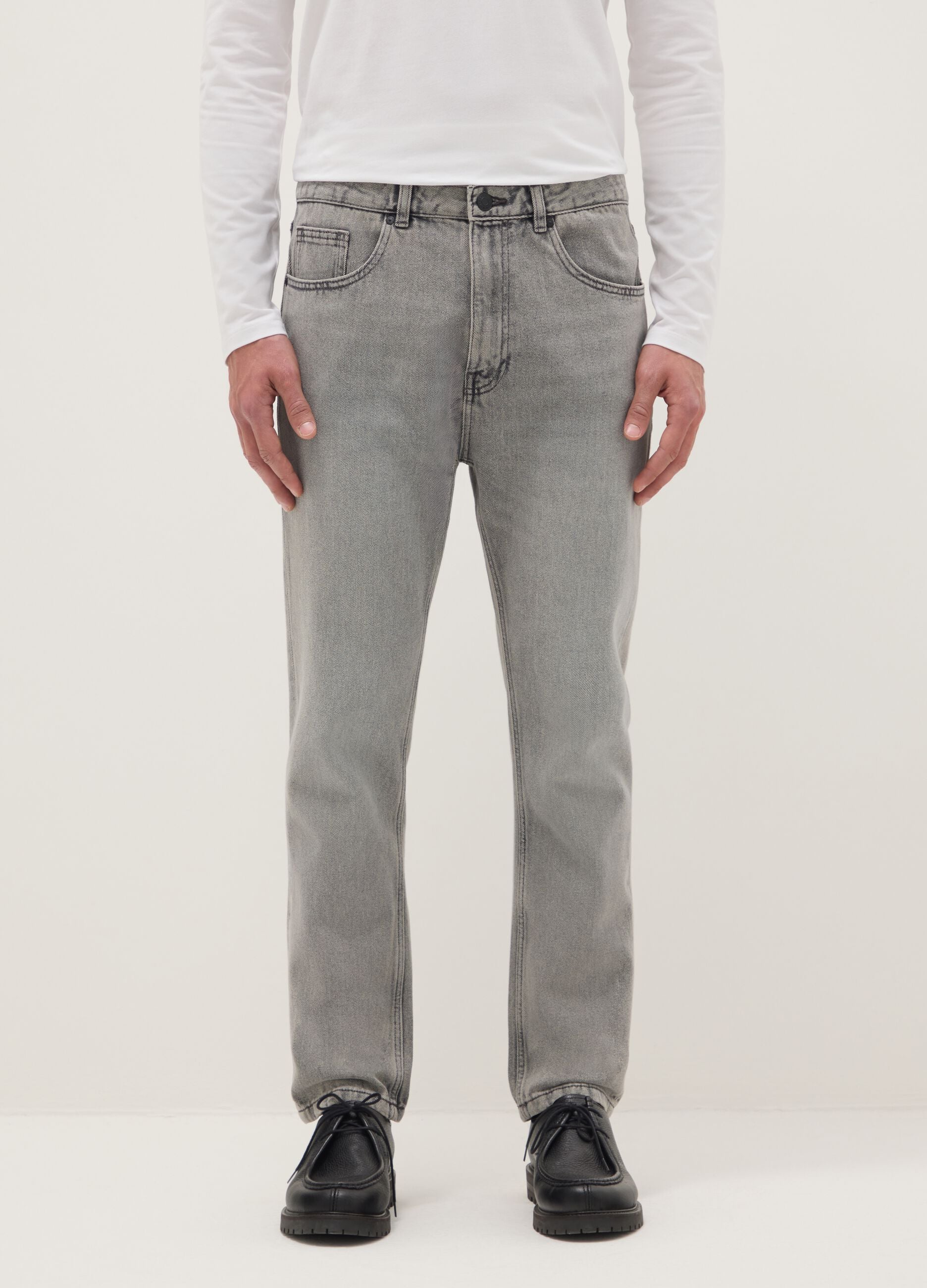 Grey denim cotton blend carrot fit jeans