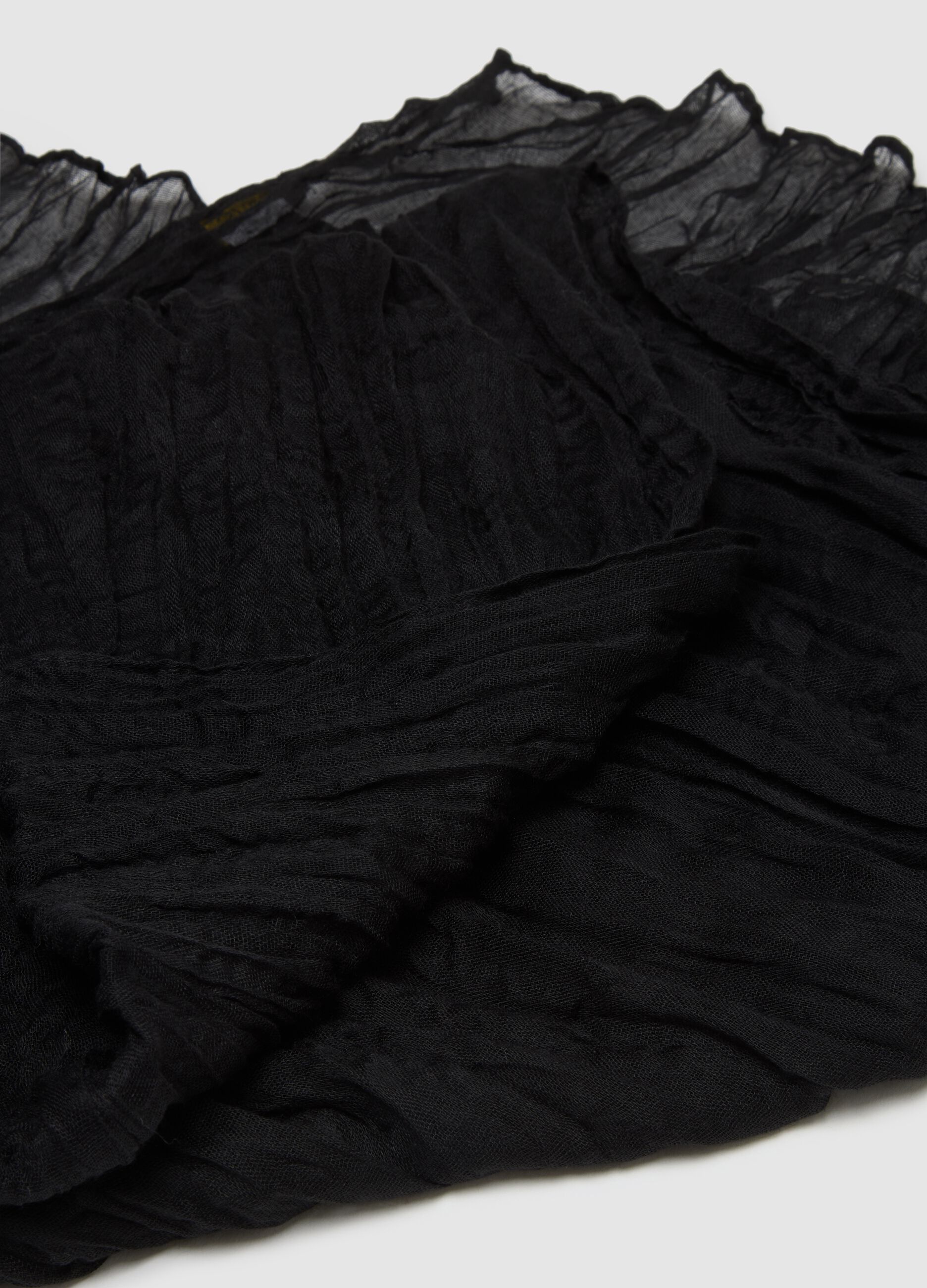 Regular fit lightweight black scarf