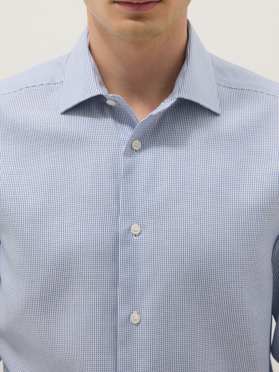Camicia azzurra in puro cotone con microquadri easy iron slim fit_1