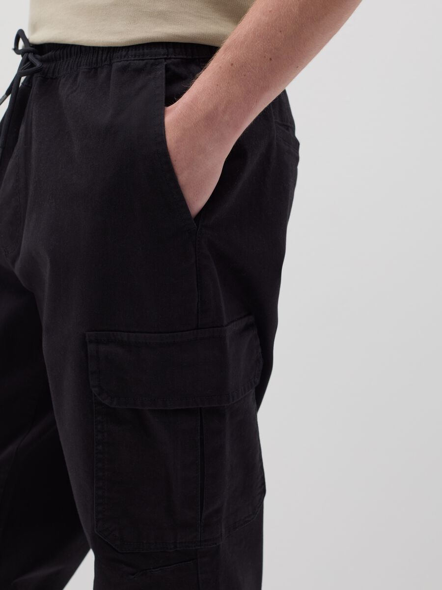 Black cargo joggers with drawstring_3