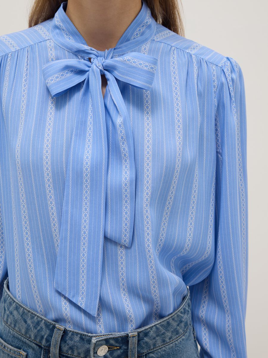 Light blue pure viscose shirt with bow and striped pattern_3