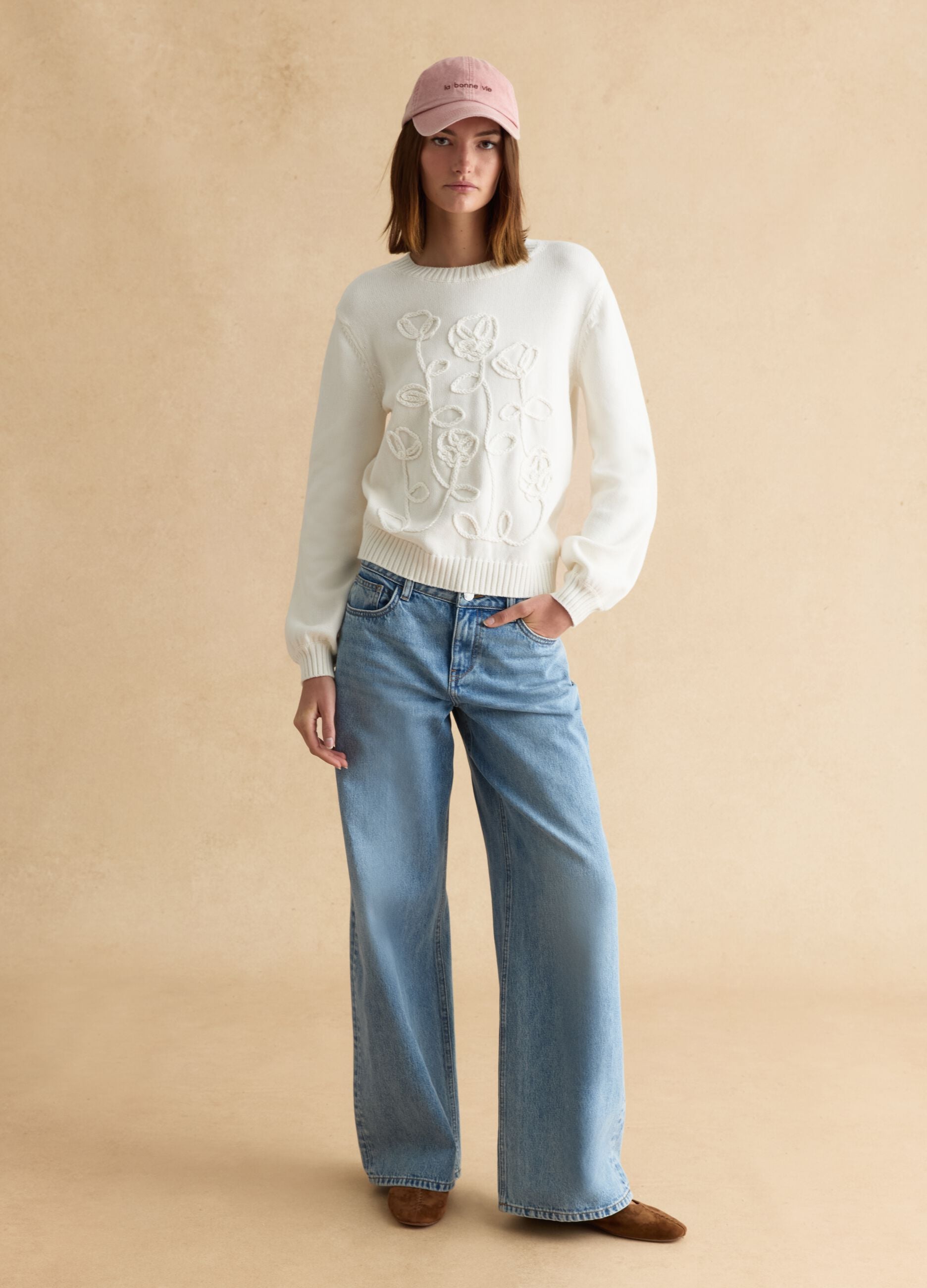 White pure cotton sweater with floral design regular fit