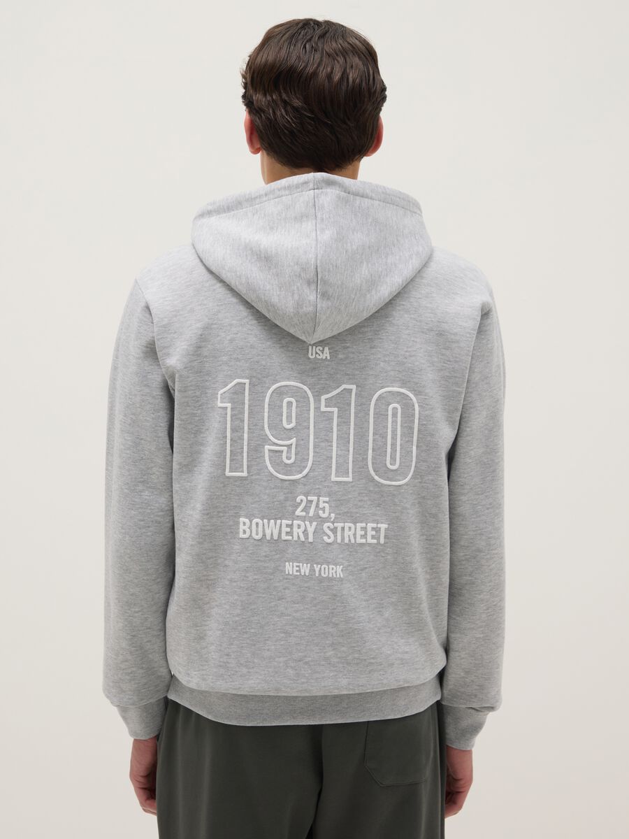 Grey regular fit cotton blend hoodie with zip_2