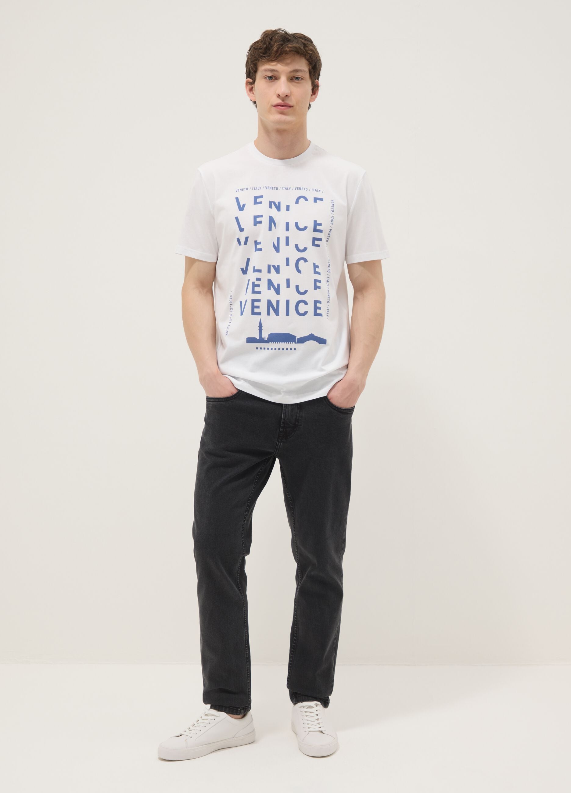White pure cotton T-shirt with front print, regular fit