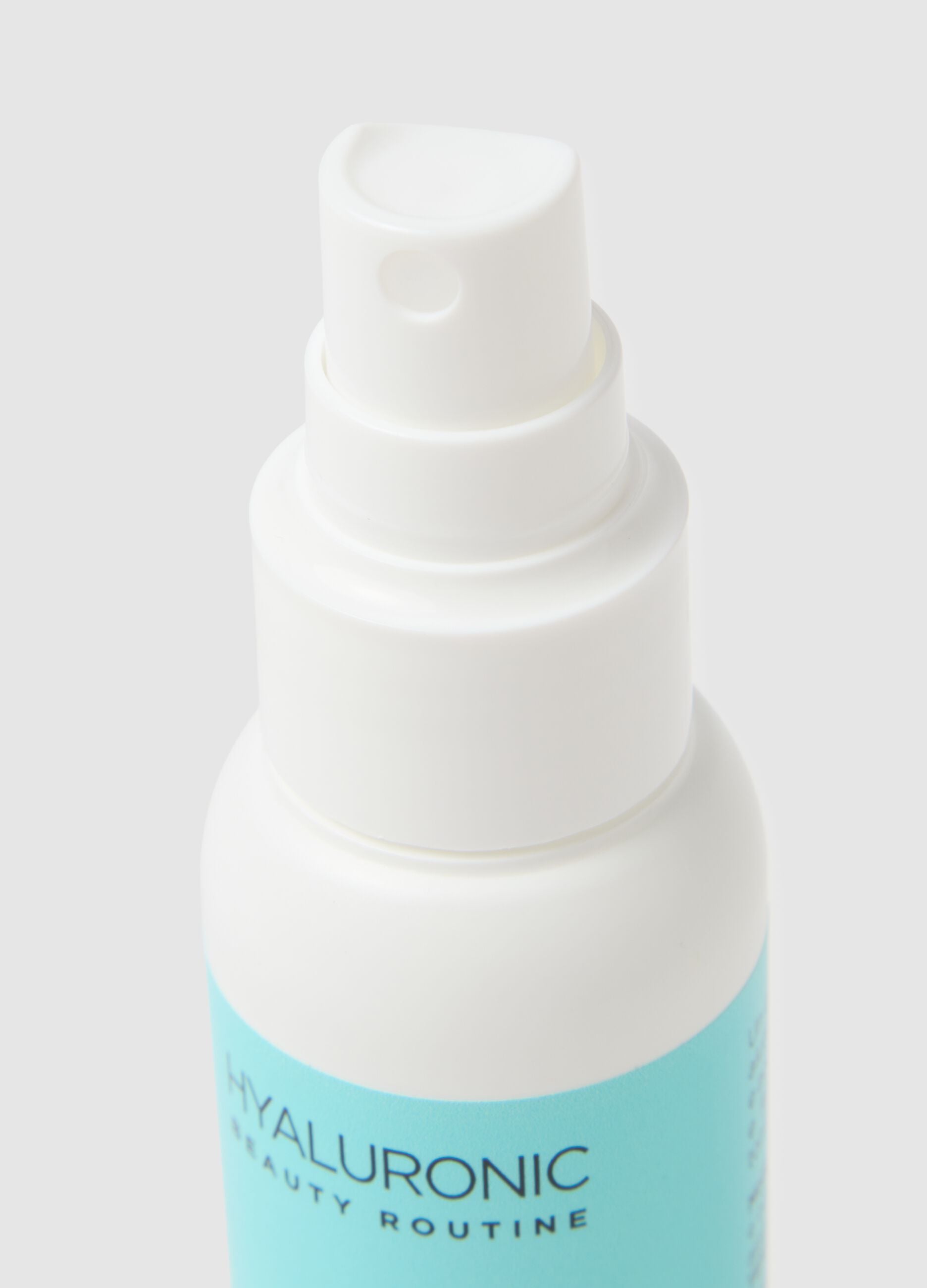 Refreshing water with hyaluronic acid
