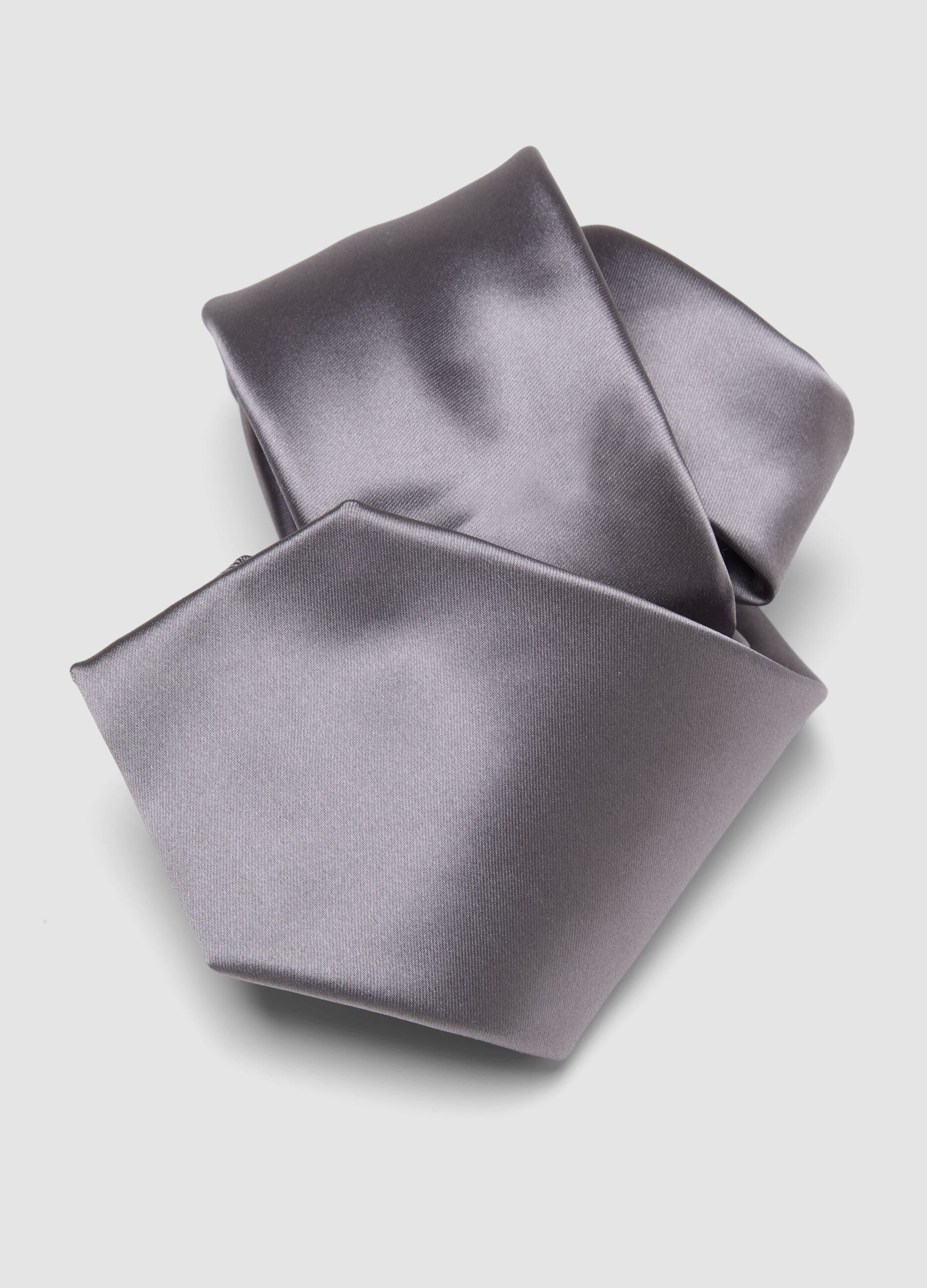 Grey tie with 7.5 cm blade in lustrous fabric