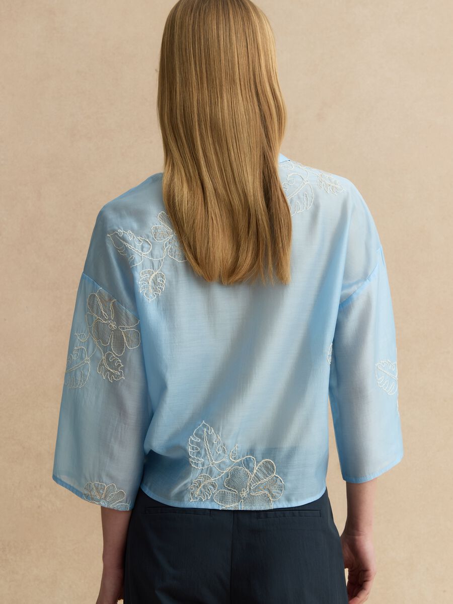 Regular fit blue lyocell blend shirt with floral embroidery_3