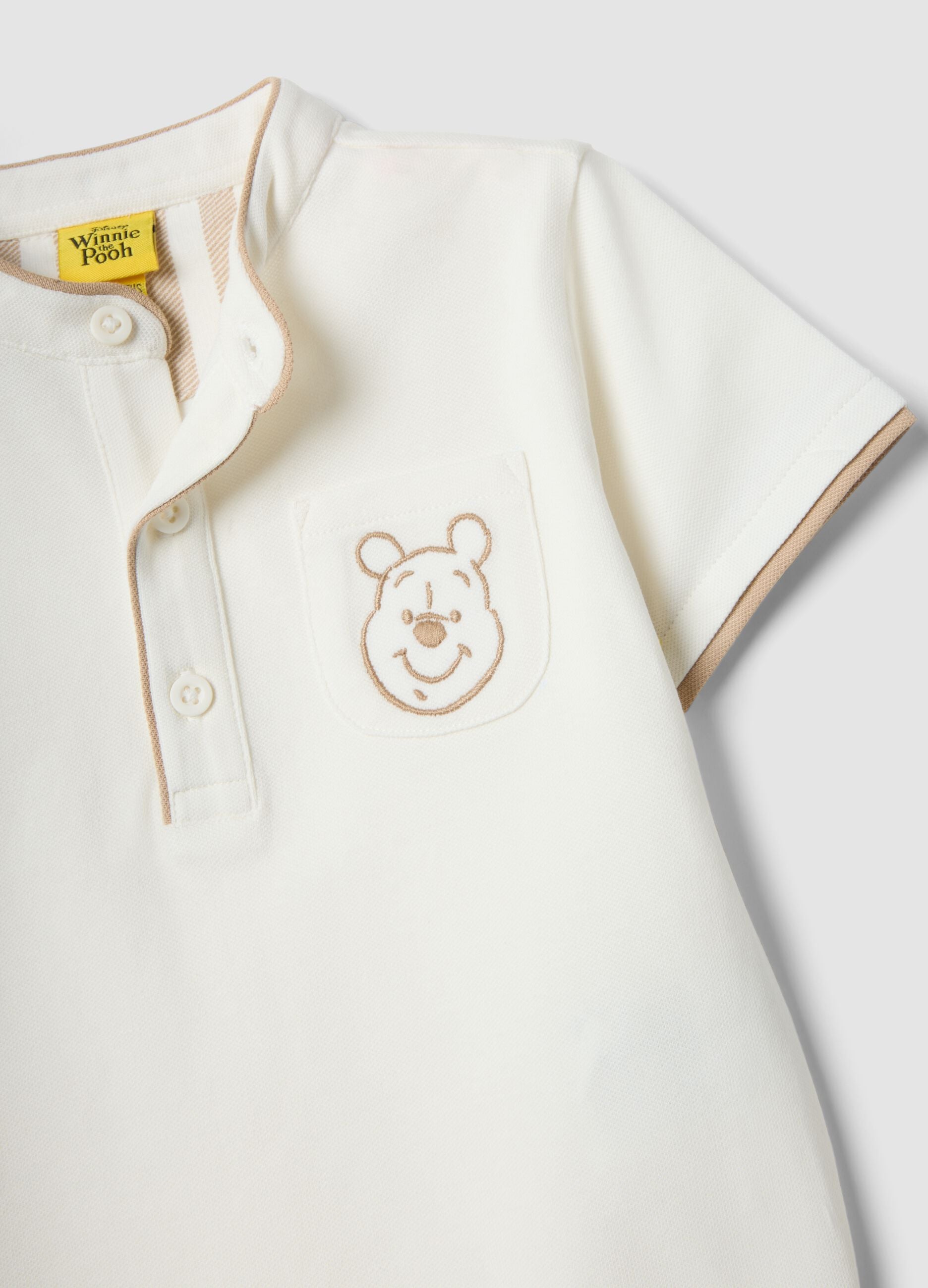 White stretch cotton set with polo shirt and shorts