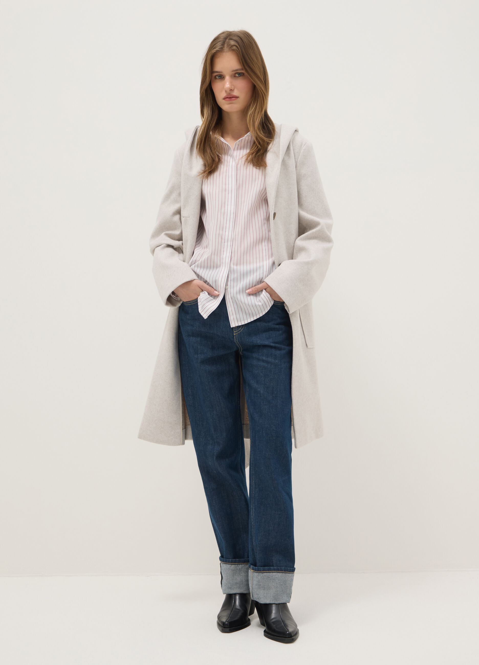 Regular fit beige single-breasted coat with belt